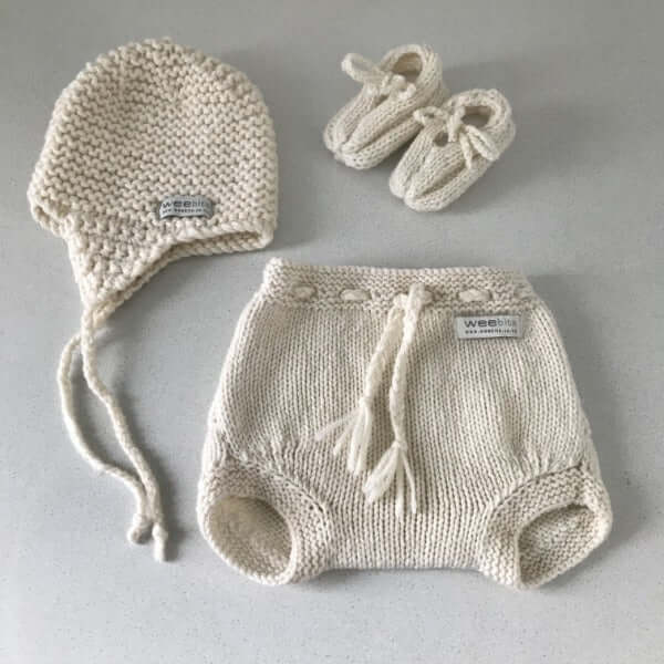 Chunky Knit Beanie Hat, Cozy Over Nappy Pants & Comfortable Loafers - Winter Outfit Essentials for Women & Men | Perfect for Casual Wear, Street Style & Cold Weather Fashion