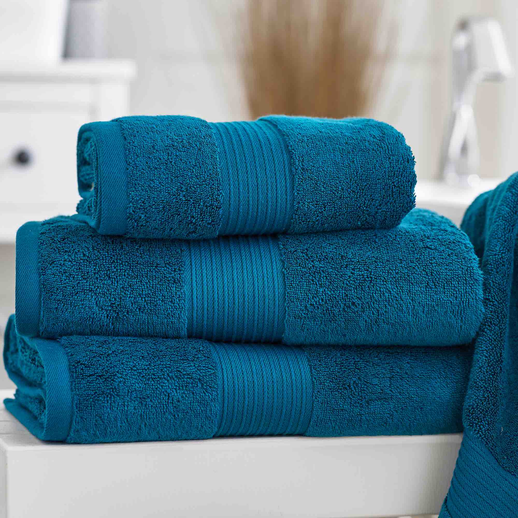 Premium 650gsm Pima Cotton Bath Towel - Ultra Soft & Absorbent, Luxury Spa & Beach Towel for Home, Gym, and Travel - Lagoon Blue
