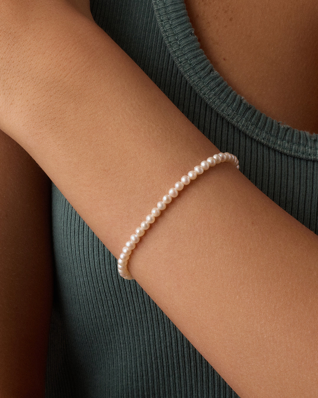 Lou Pearl Bracelet for Women - Elegant & Timeless Pearl Jewelry Gift for Her - Perfect for Weddings, Anniversaries & Special Occasions