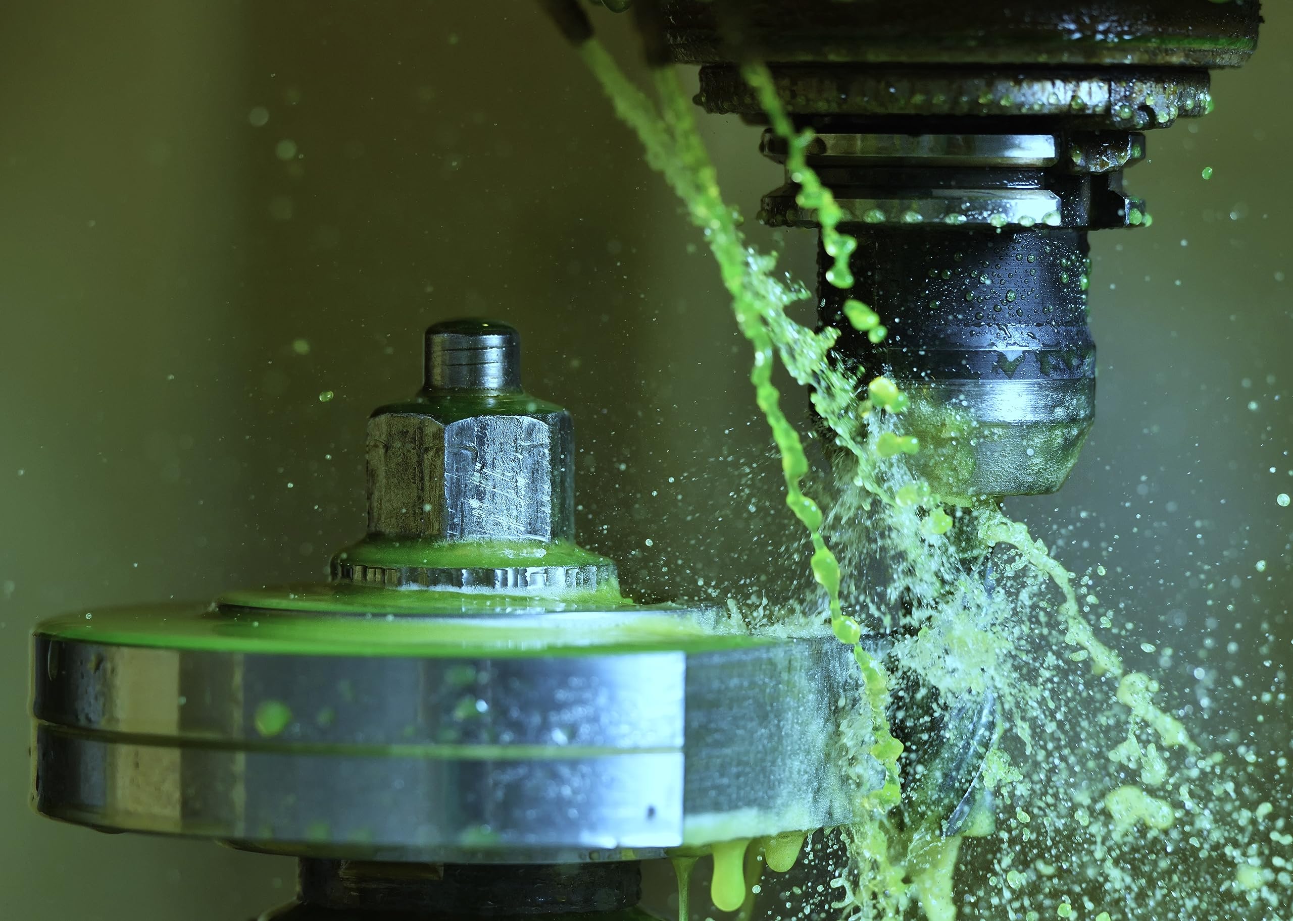 Plasma & CNC Cutting Coolant - 5 Gallons Green Coolant Fluid for Metal Cutting Tables | Industrial Metal Fabrication & Workshop Use