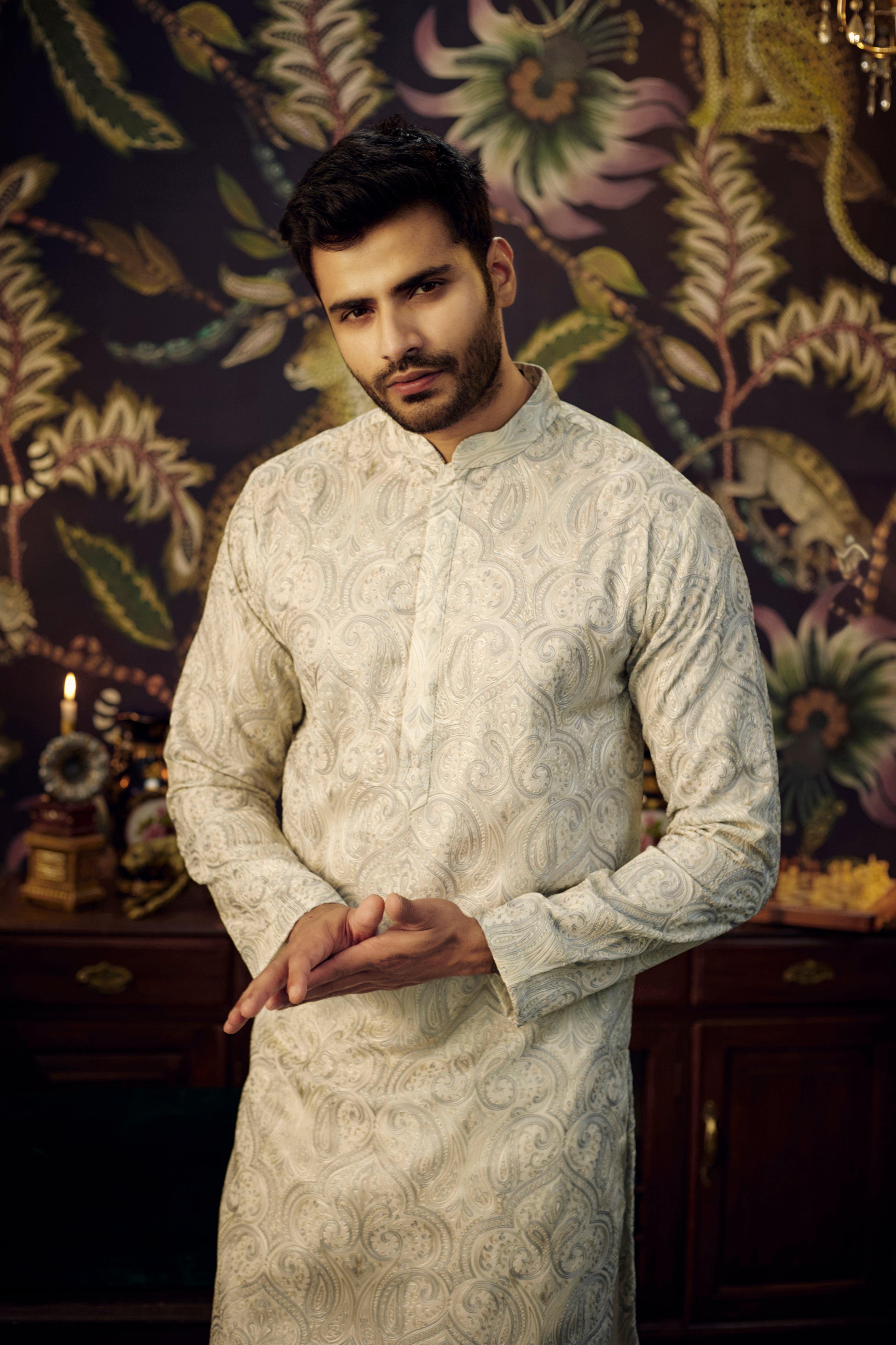 Exquisite Kashmiri Embroidered Kurta with Intricate Multi-Thread Work - Elegant Ethnic Wear for Women, Perfect for Festivals, Weddings & Special Occasions