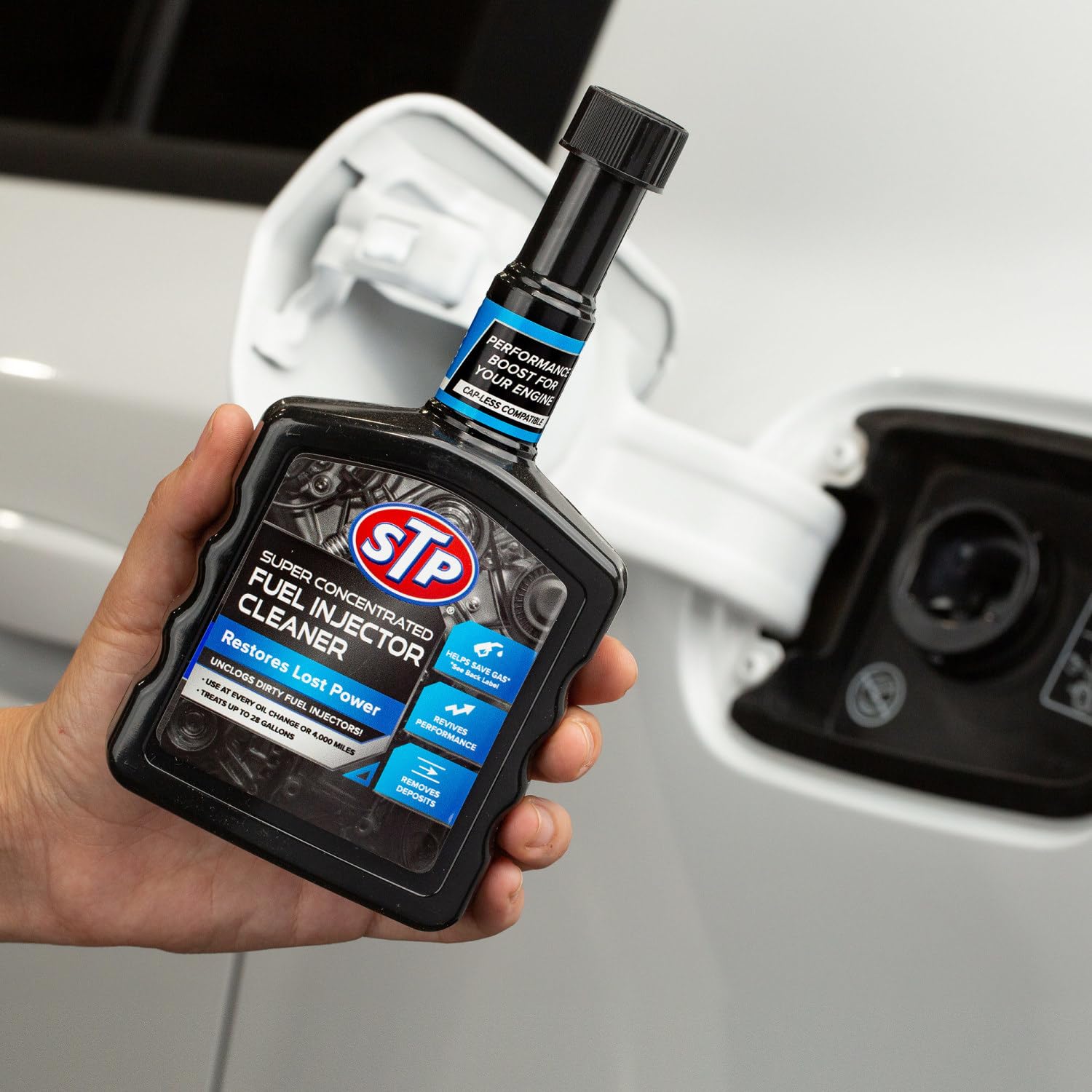 STP Super Concentrated Fuel Injector Cleaner - 12 Oz, Unclogs Dirty Fuel Injectors, Restores Engine Power & Performance - Ideal for Cars, Trucks & SUVs with Fuel Injection Systems