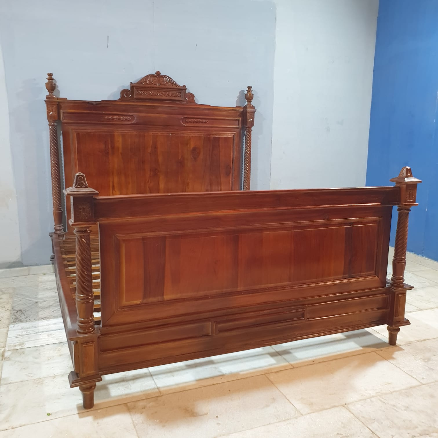 Handmade Carved Indian Teak Wood King Size Bed 183x203cm - Luxury Solid Wood Bed Frame for Master Bedroom & Guest Room Decor