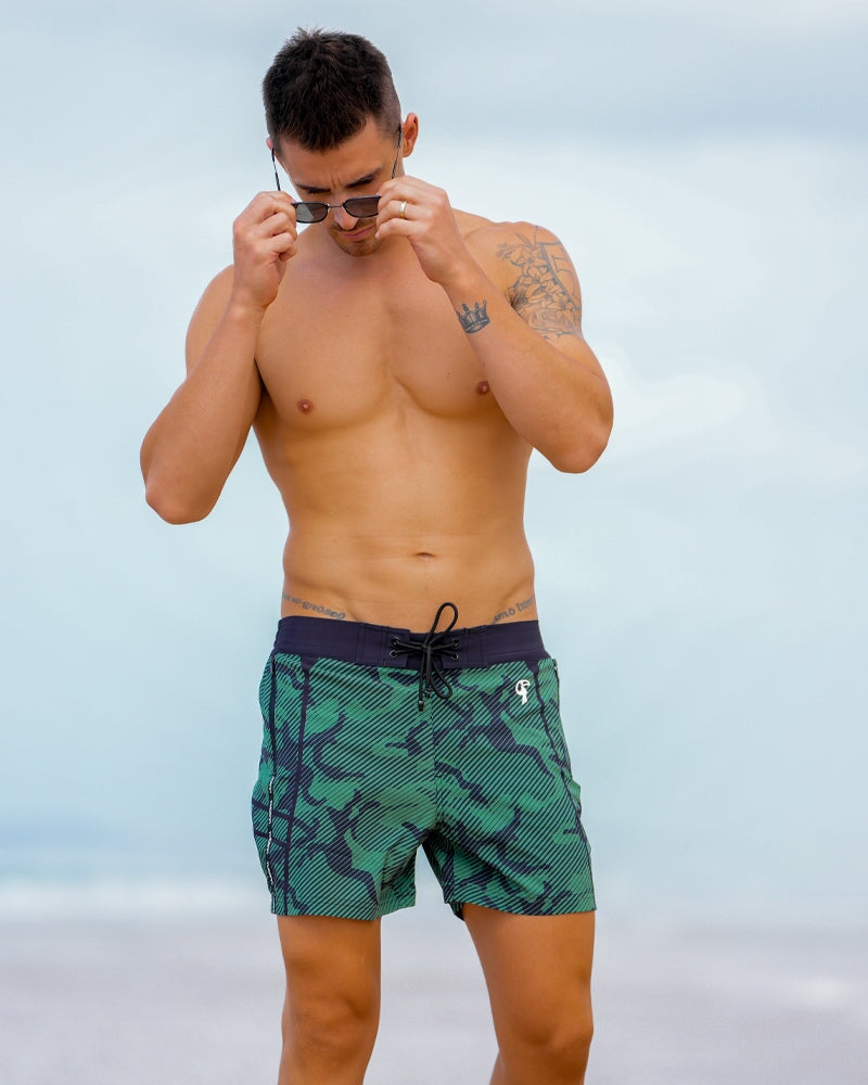 Striped Green Camouflage T-Shirt for Men - Comfortable Casual Wear for Outdoor Activities & Hunting