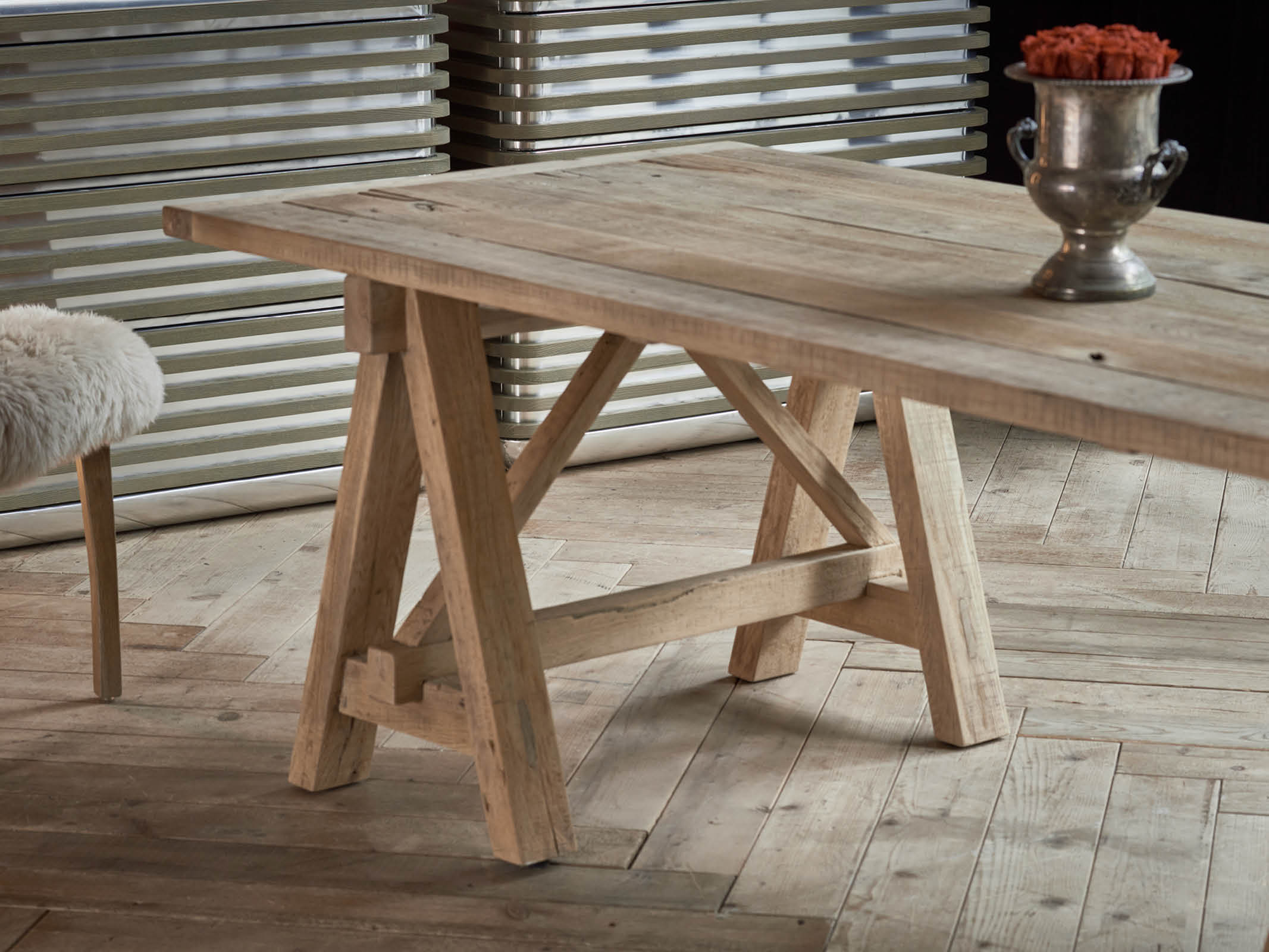 Rustic A-Frame Dining Table - Solid Wood Farmhouse Kitchen Table for 6 - Perfect for Family Gatherings & Dinner Parties