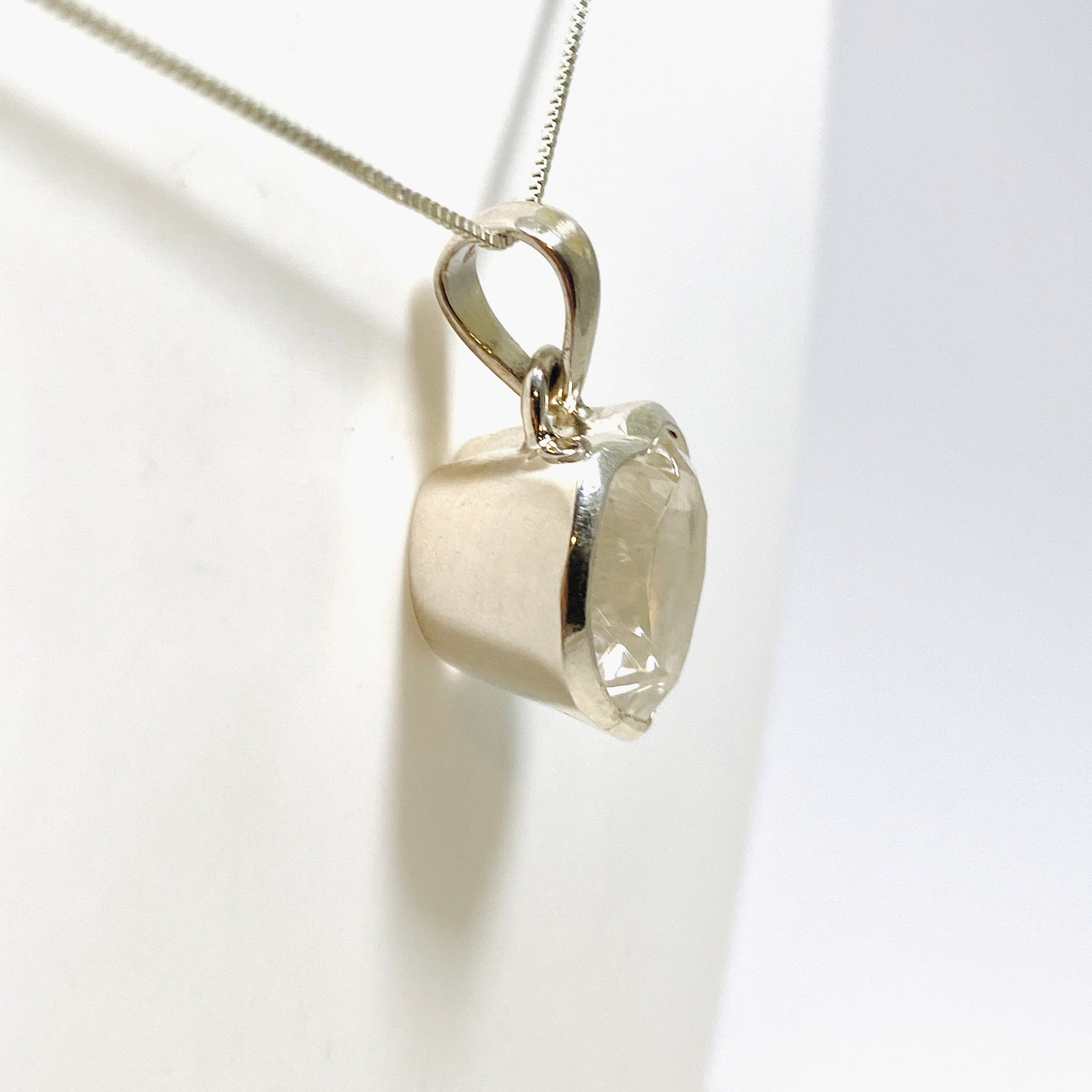 Natural Clear Quartz Heart Faceted Pendant Necklace PPGJ806 - Elegant Healing Crystal Jewelry for Meditation, Gifts & Spiritual Energy