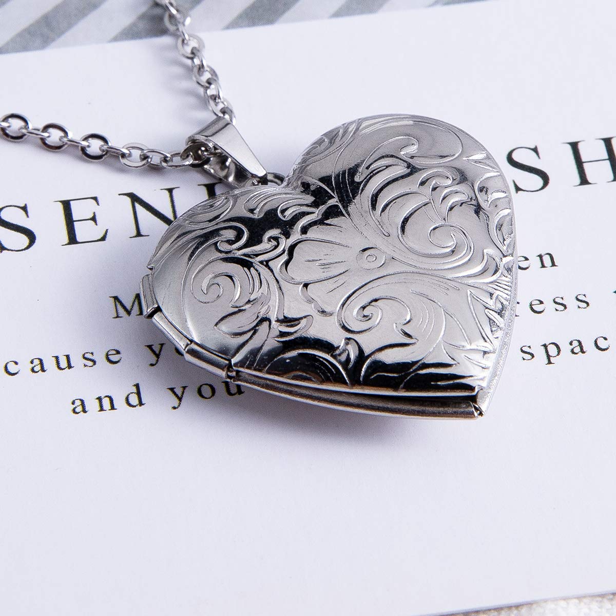 Personalized Heart Locket Necklace for Women - Custom Photo & Text Engraved Memory Pendant with Daisy Flower Design - Perfect Gift for Anniversary, Birthday & Valentine's Day