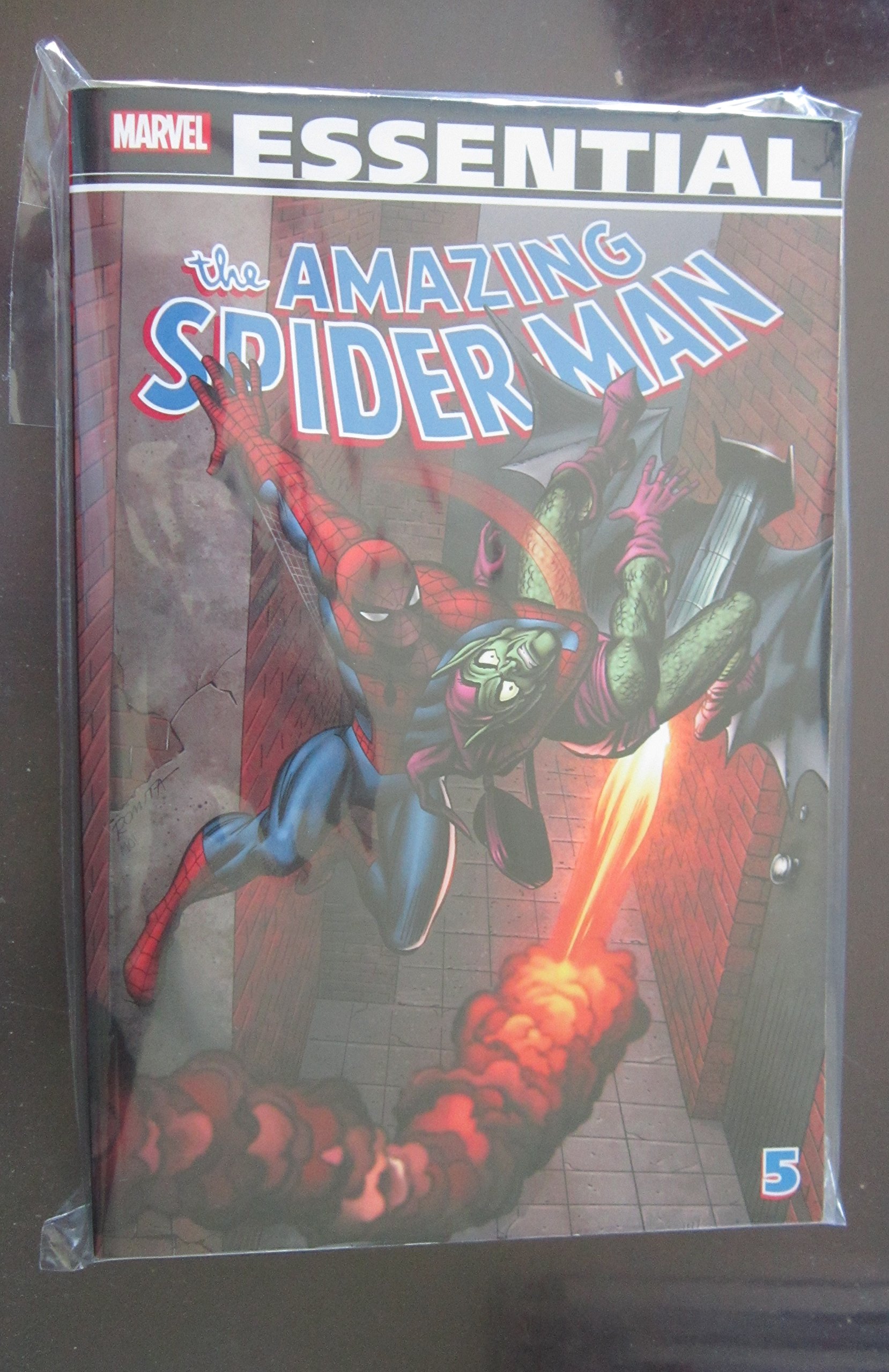 Essential Amazing Spider-Man Vol. 5 - Marvel Comics Graphic Novel | Superhero Action Adventure Story | Perfect for Marvel Fans & Comic Book Collectors | Great Gift for Birthday & Holidays