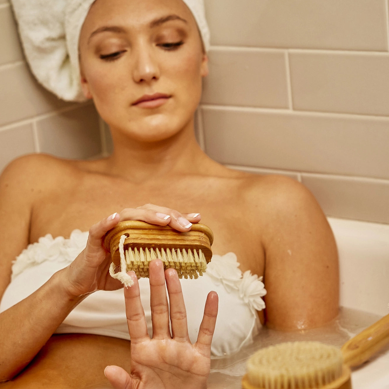 Natural Bamboo Nail Brush with Soft Bristles - Eco-Friendly Hand & Foot Cleaning Tool for Spa, Pedicure & Home Hygiene Care
