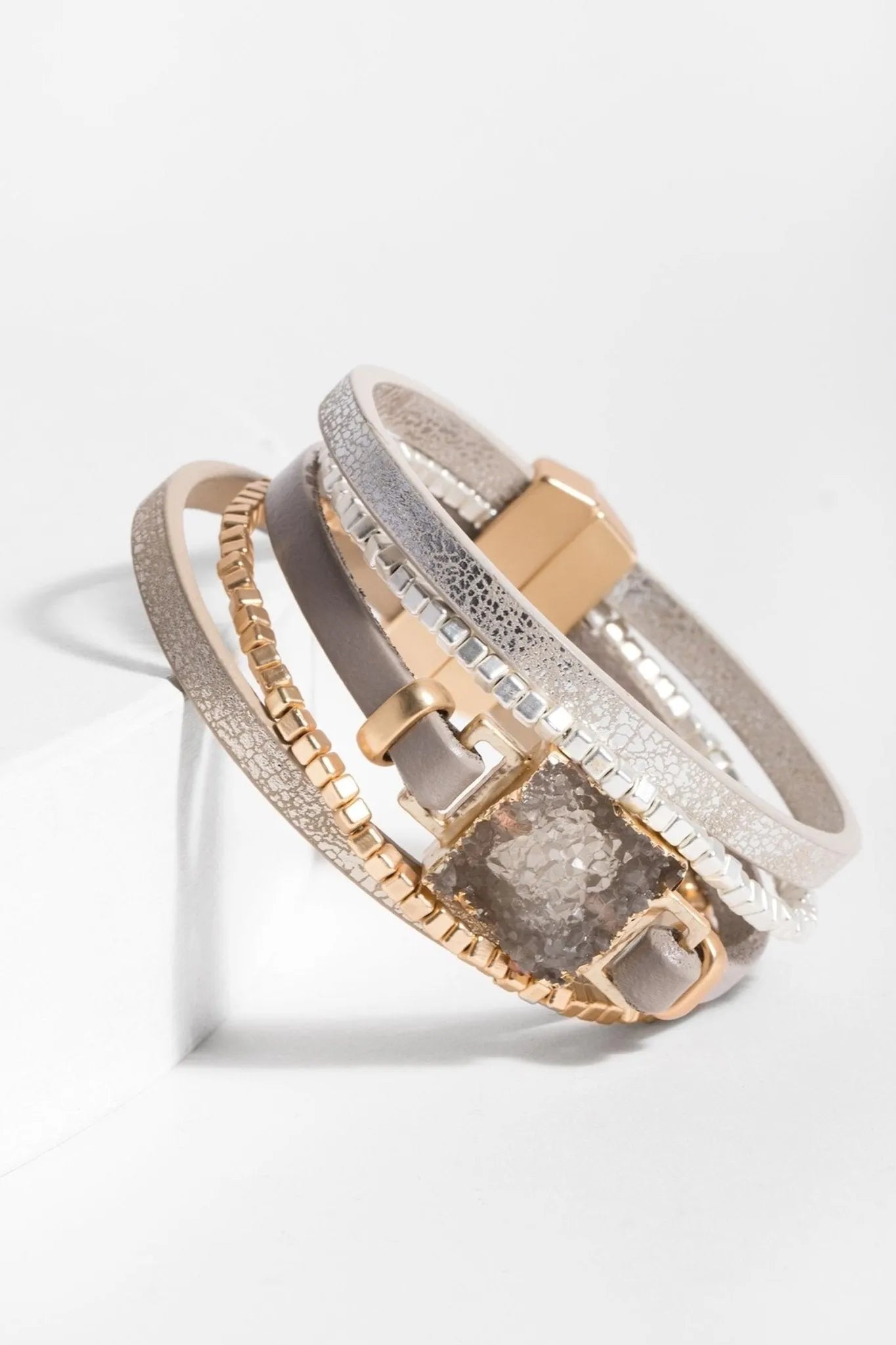 Stylish Metallic Leather Druzy Stone Bracelet for Women - Boho Chic Jewelry for Everyday Wear & Special Occasions