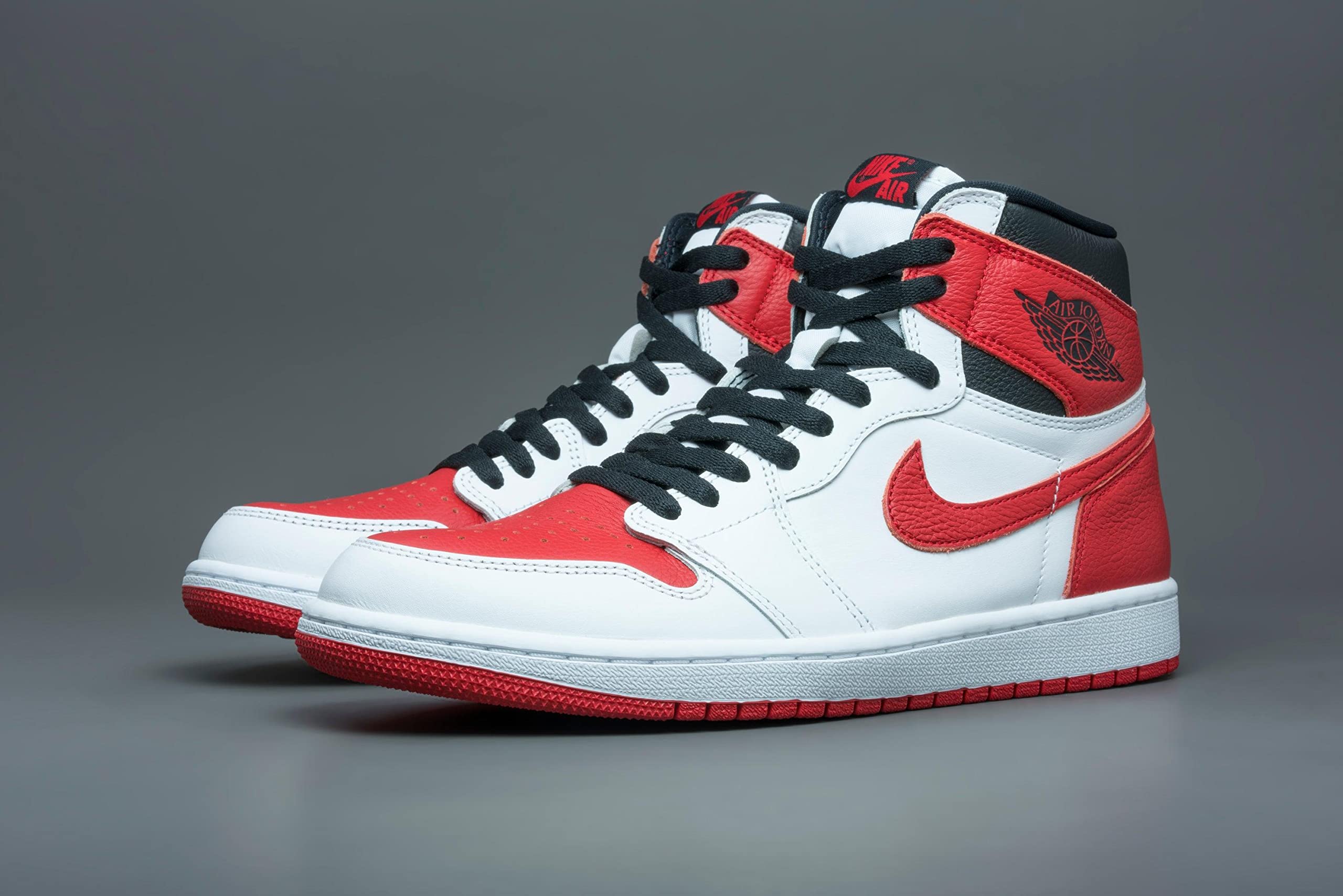 Original Title: Jordan Air 1 Retro High OG Men's Shoes   Optimized Title: **Nike Air Jordan 1 Retro High OG Men's Basketball Shoes - Classic Sneakers for Streetwear & Casual Outfits**