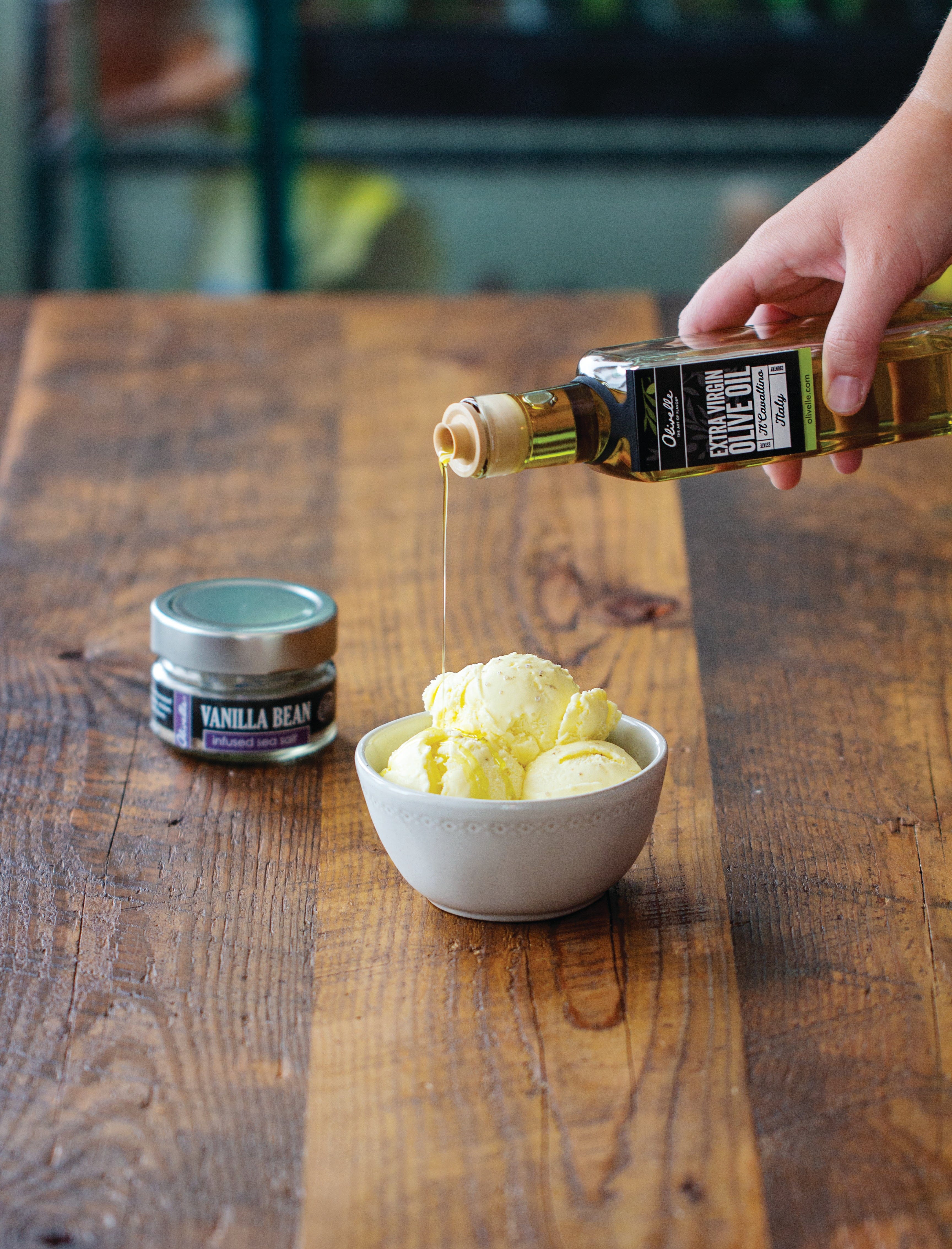 Premium Olivelle Frantoia Extra Virgin Olive Oil & Aged Balsamic Vinegar Gift Set - Perfect for Salads, Cooking & Gourmet Pairing