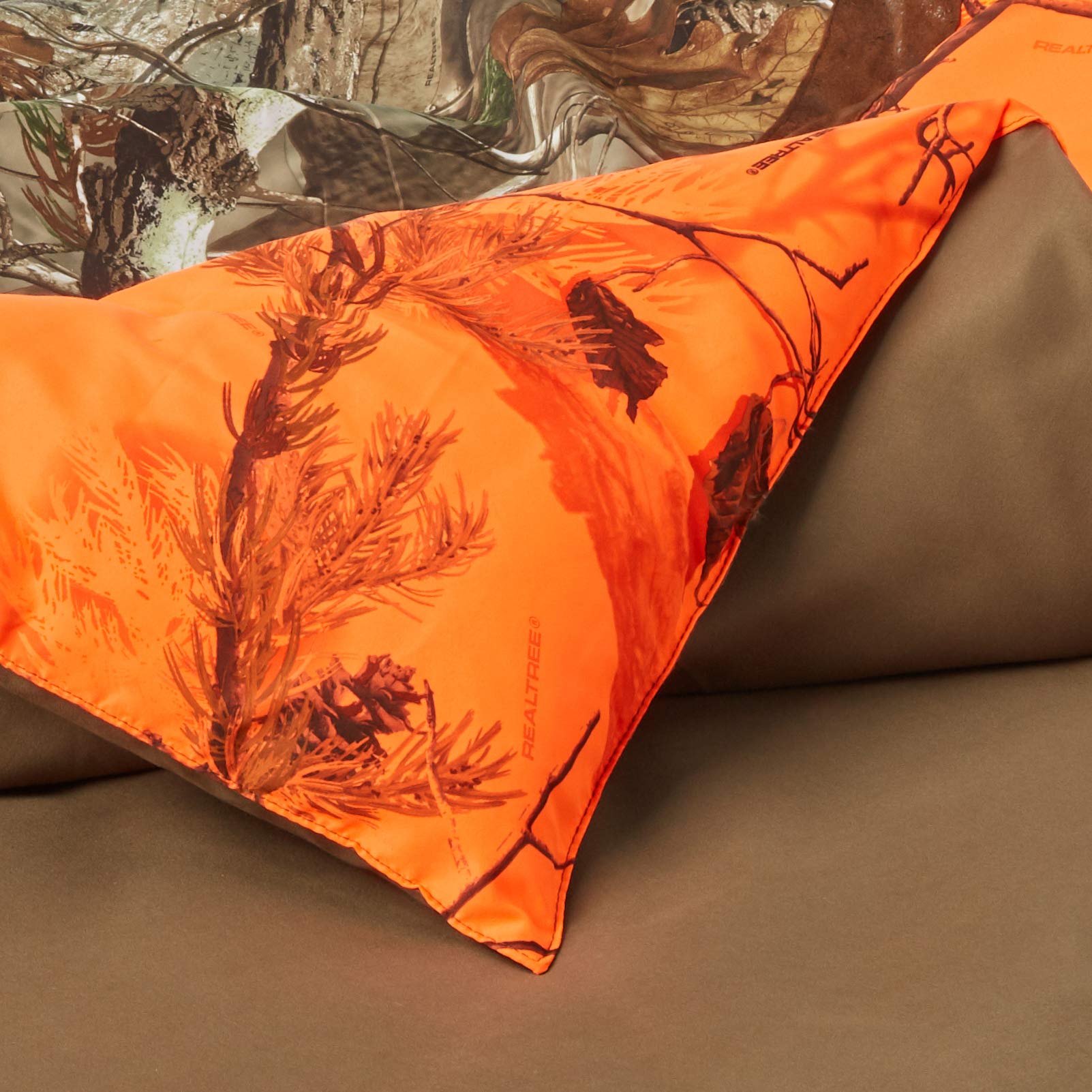 Realtree Camo AP Blaze 3-Piece Twin Comforter Bedding Set - Hunting & Outdoor Themed Bedroom Decor for Cabin, Lodge, or Man Cave