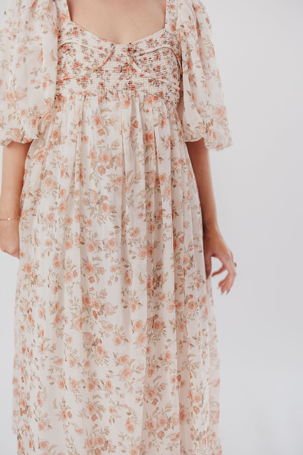 Harlow Maxi Dress in Ivory Floral - Bump Friendly Maternity Dress & Inclusive Sizing (S-3XL) | Perfect for Pregnancy, Beach Vacations & Summer Weddings