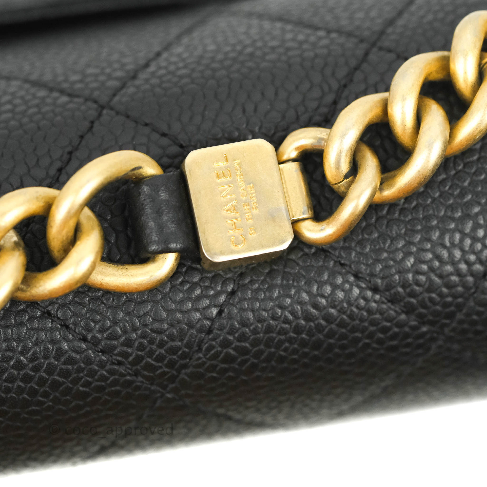 Chanel Chic Affinity Small Grained Calfskin Crossbody Bag in Black with Aged Gold Hardware - Perfect for Evening Events & Luxury Fashion Accessories