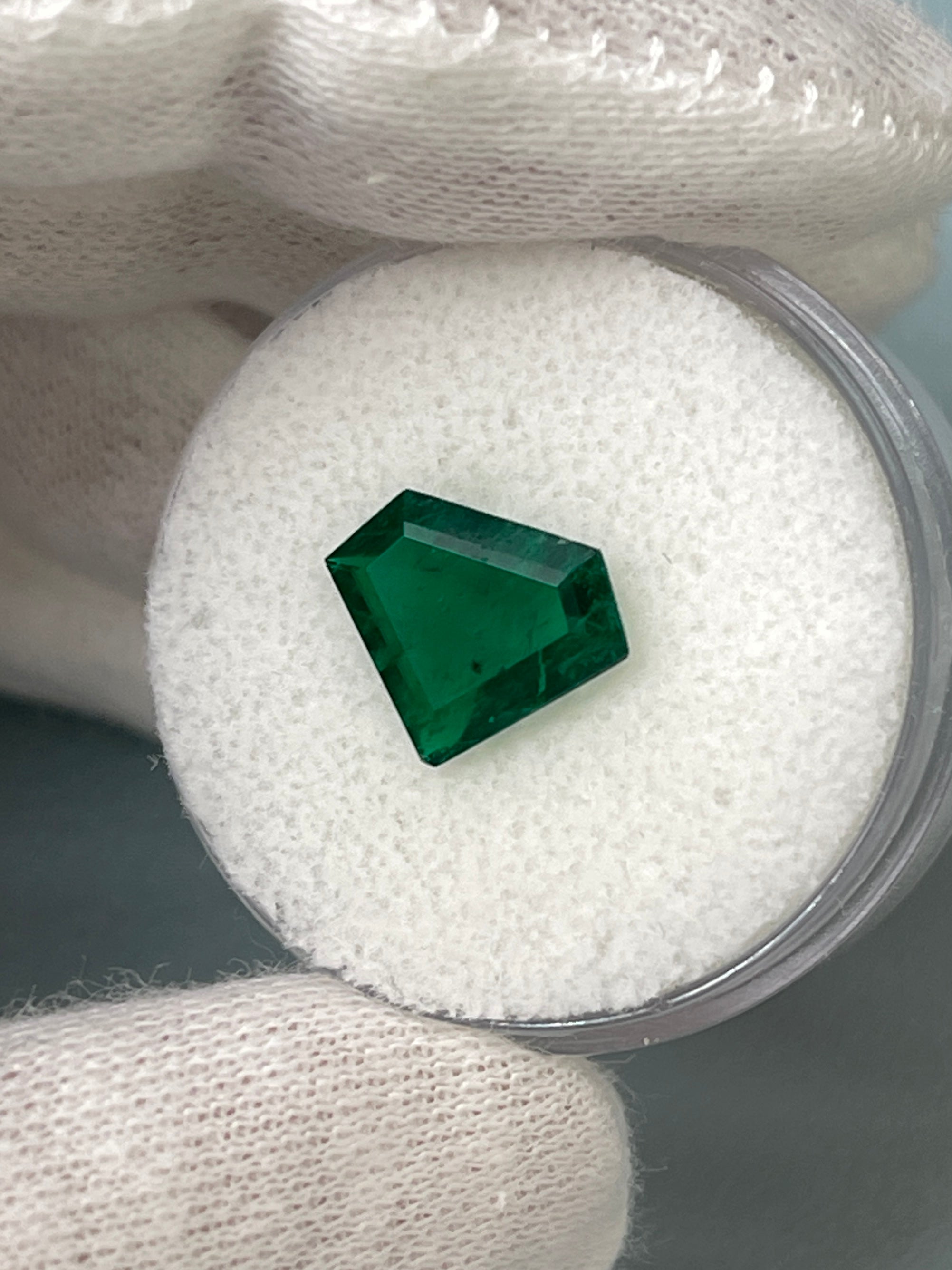 1.68 Carat AAA+ Muzo Fancy Shield Cut Natural Loose Colombian Emerald Gemstone for Jewelry Making, Engagement Rings & Luxury Gifts - Rare Collector's Stone