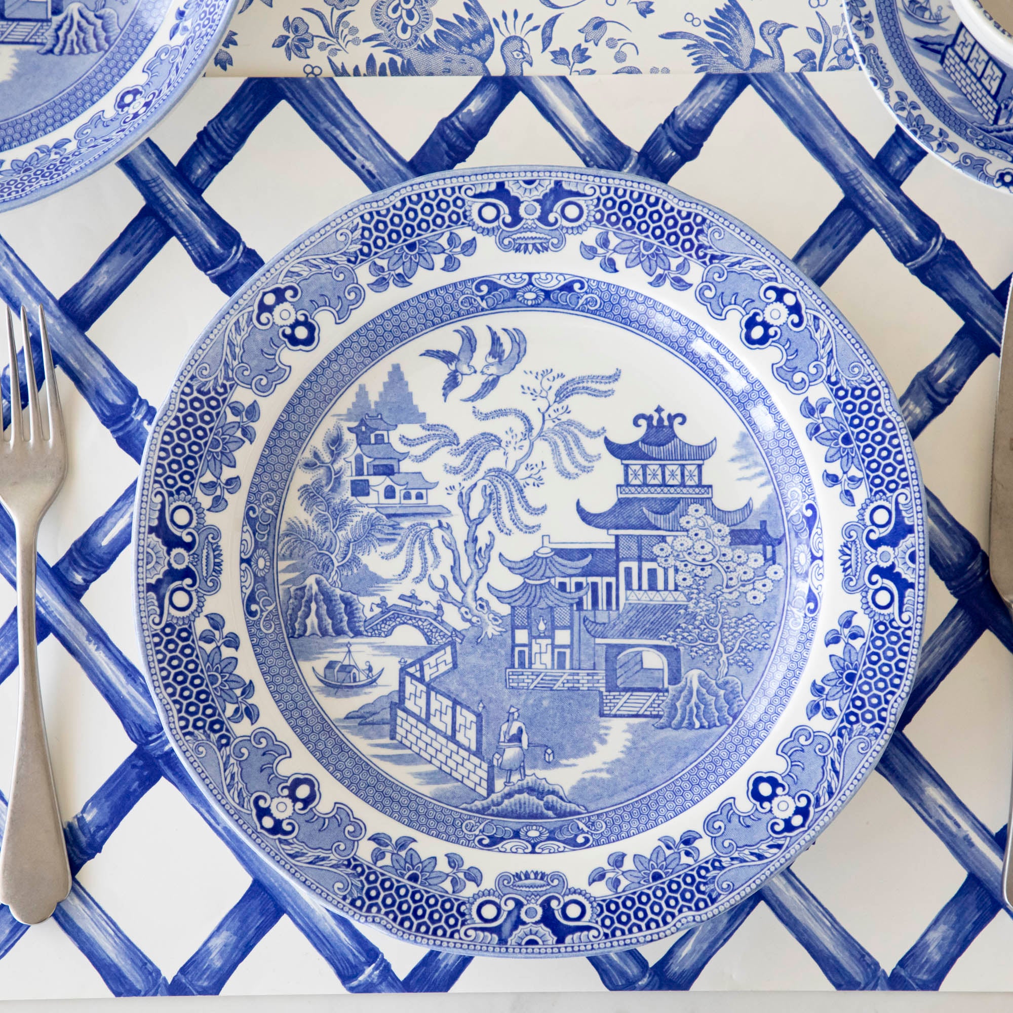 Blue Willow Dinnerware Set by Burleigh – Elegant English Bone China Plates, Bowls & Cups – Perfect for Formal Dining, Tea Parties & Home Decor