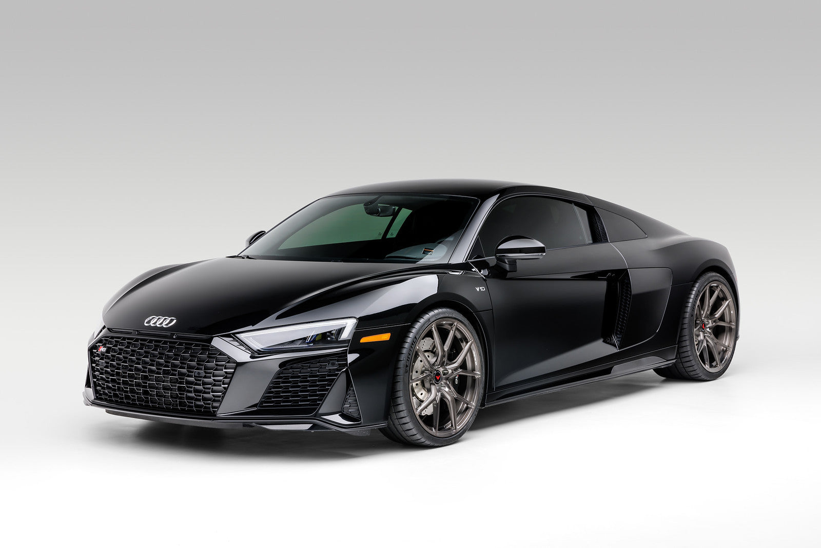 Audi R8 20 VPX 101 Liquid Smoke - High Performance Car Accessory for Racing & Car Enthusiasts - Perfect for Track Days & Auto Shows