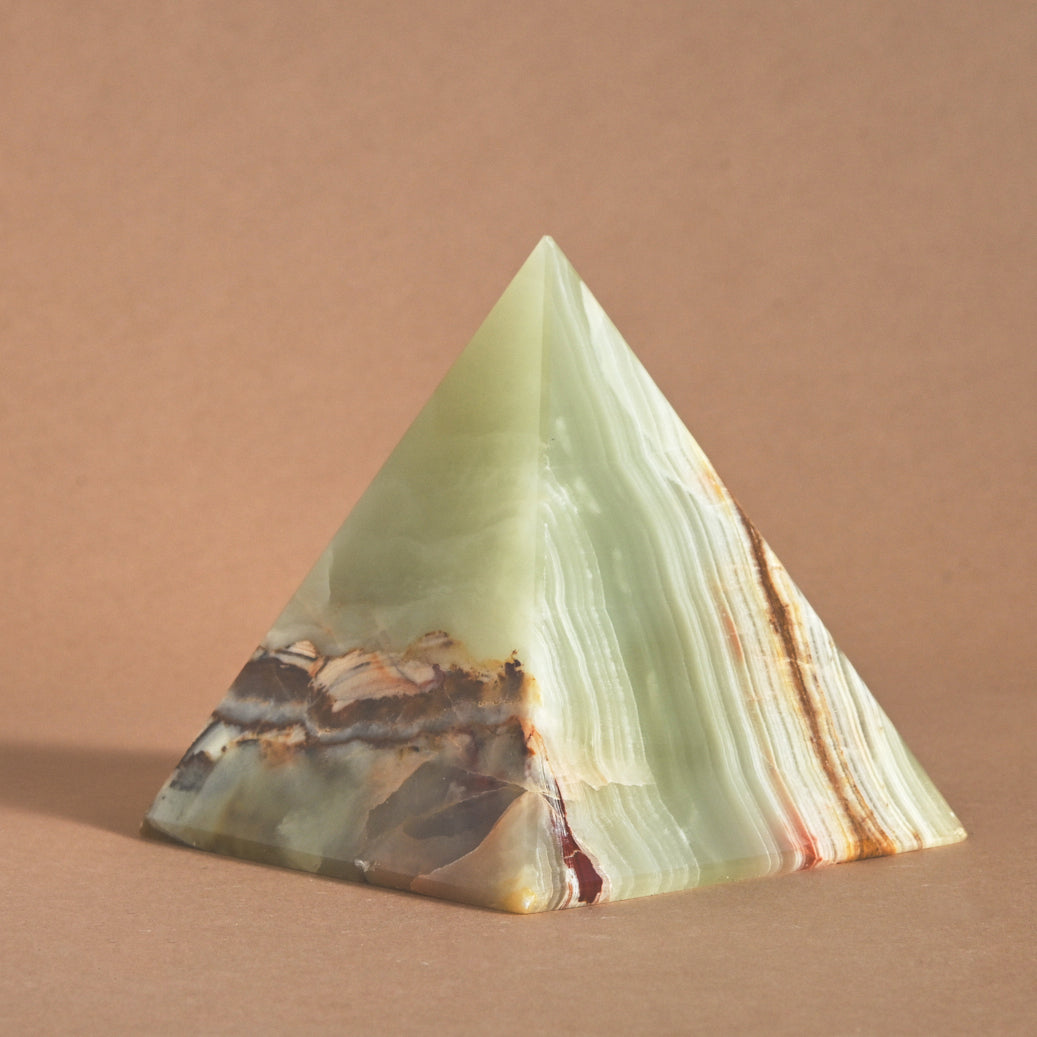 Natural Green Onyx Pyramid - Healing Crystal for Meditation, Feng Shui & Home Decor | Perfect for Spiritual Growth, Energy Cleansing & Gift Giving