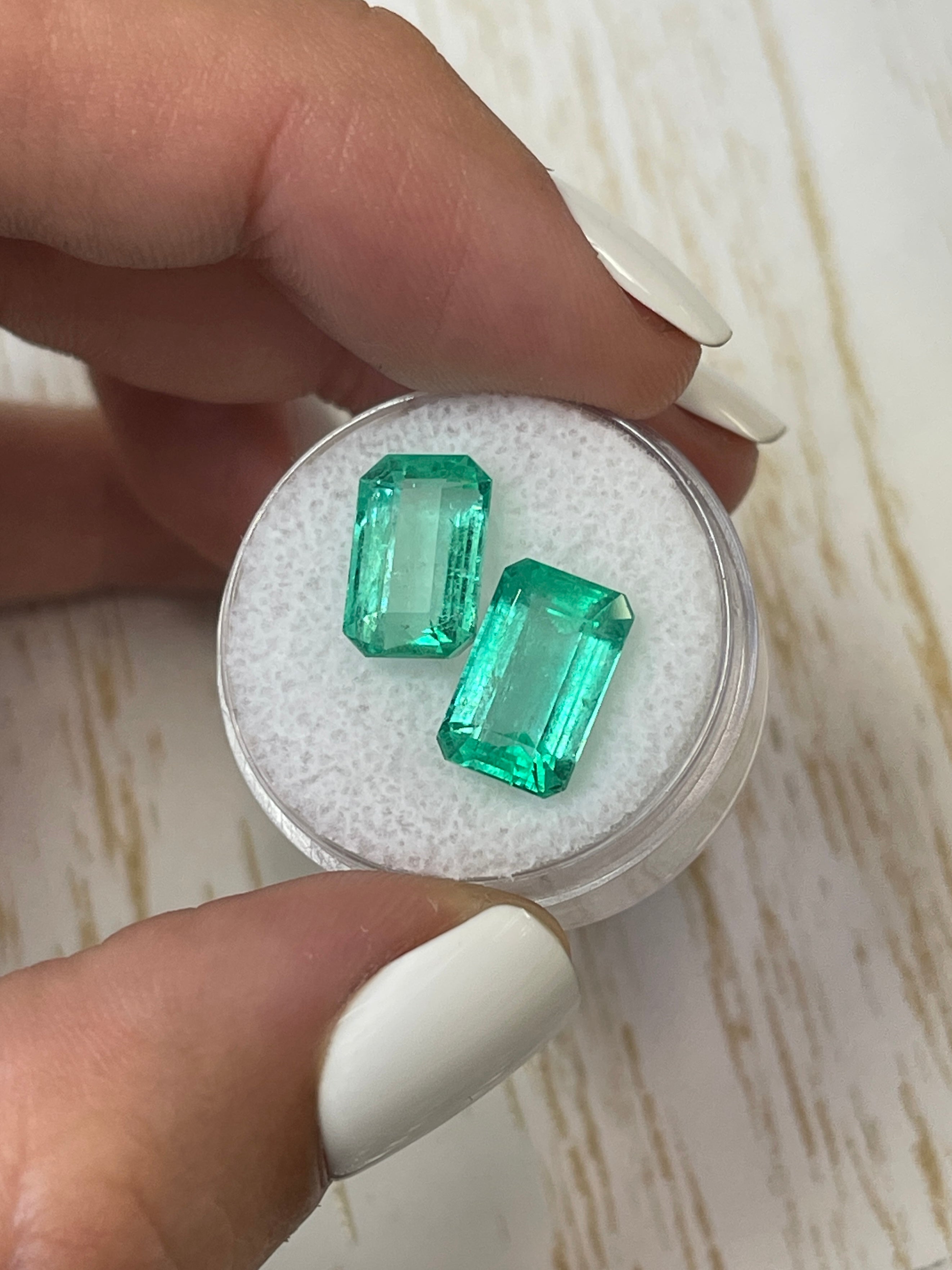 7.56tcw 11x7mm Elongated Colombian Emerald Loose Gemstones - Emerald Cut for Jewelry Making, Engagement Rings & Luxury Gifts