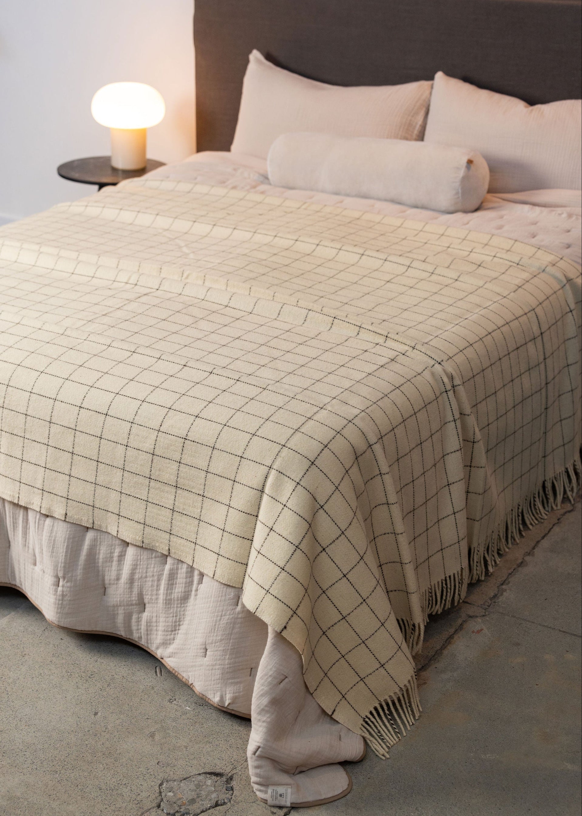 Cozy Grid Wool Throw Blanket & Reversible Bed Cover - Soft Warm Plaid Design for Couch, Sofa, Bed & Home Decor - Perfect for Winter, Fall & Gift Giving