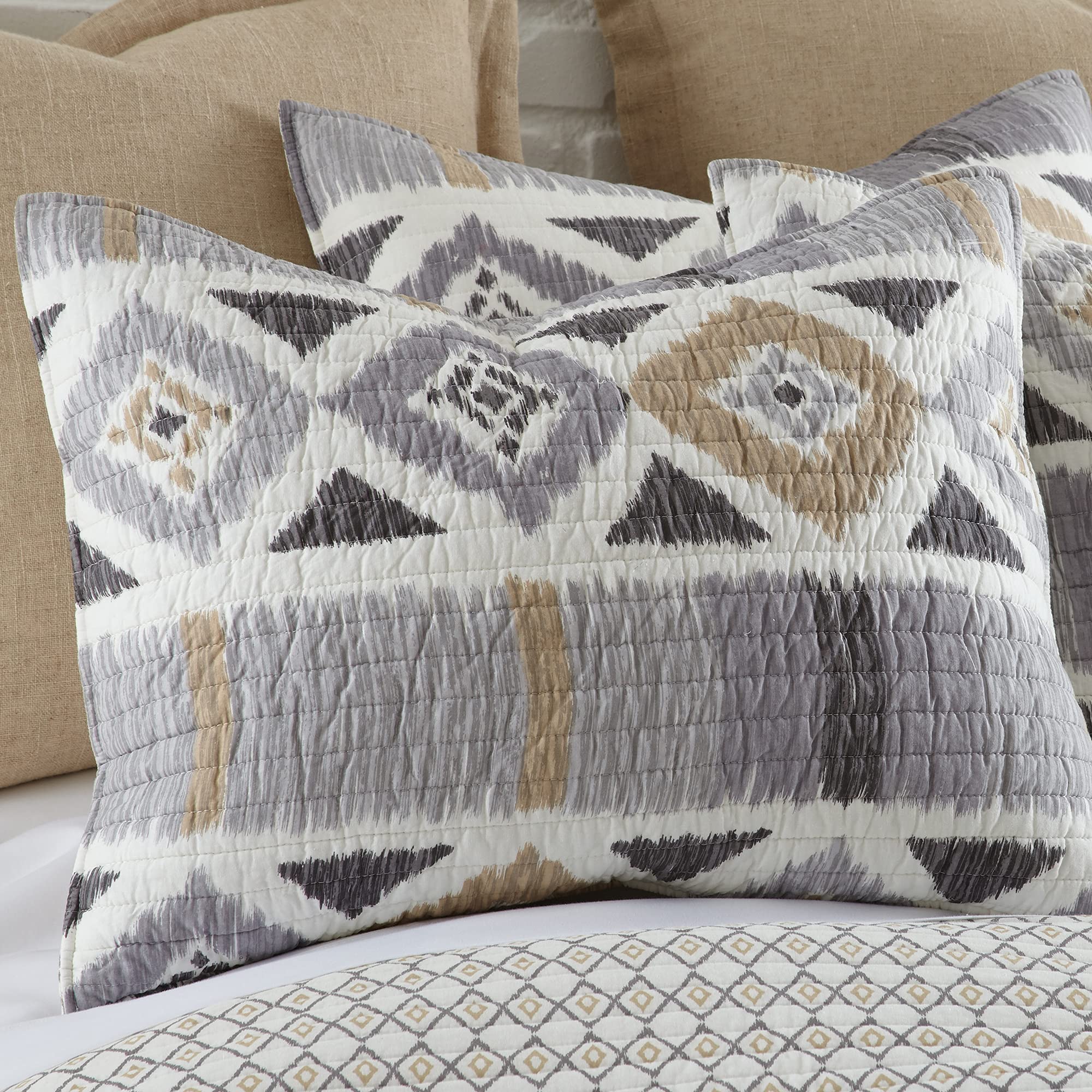 Levtex Home Santa Fe Twin/Twin XL Quilt - Reversible Cotton Ikat Pattern Bedspread in Soft Grey, Cream & Tan - 68x86 Inches - Perfect for Kids' Rooms, Guest Bedrooms & Cozy Dorm Decor