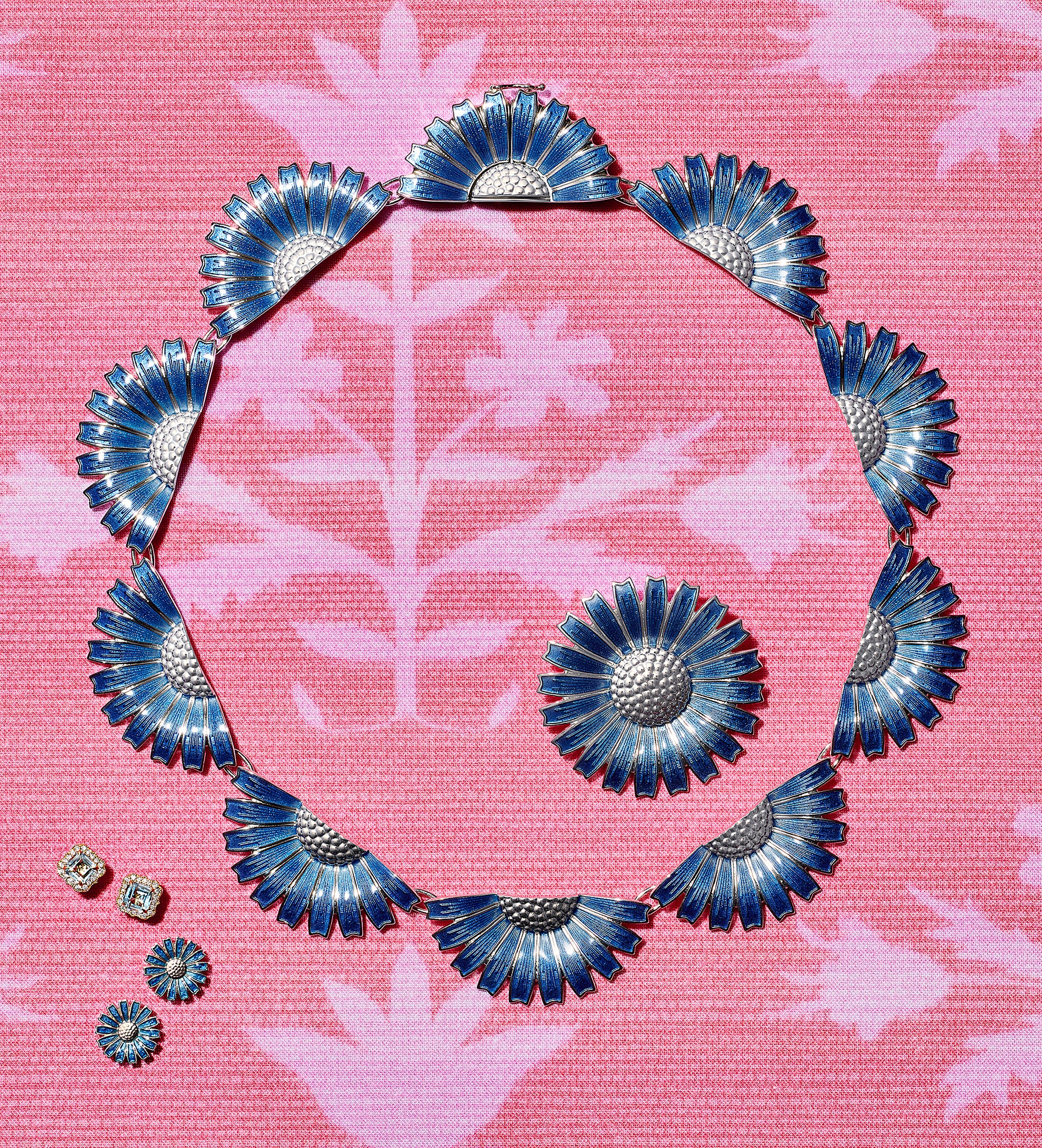 Blue Daisy Necklace for Women - Dainty Floral Pendant Jewelry Gift for Her - Perfect for Everyday Wear, Date Nights & Special Occasions