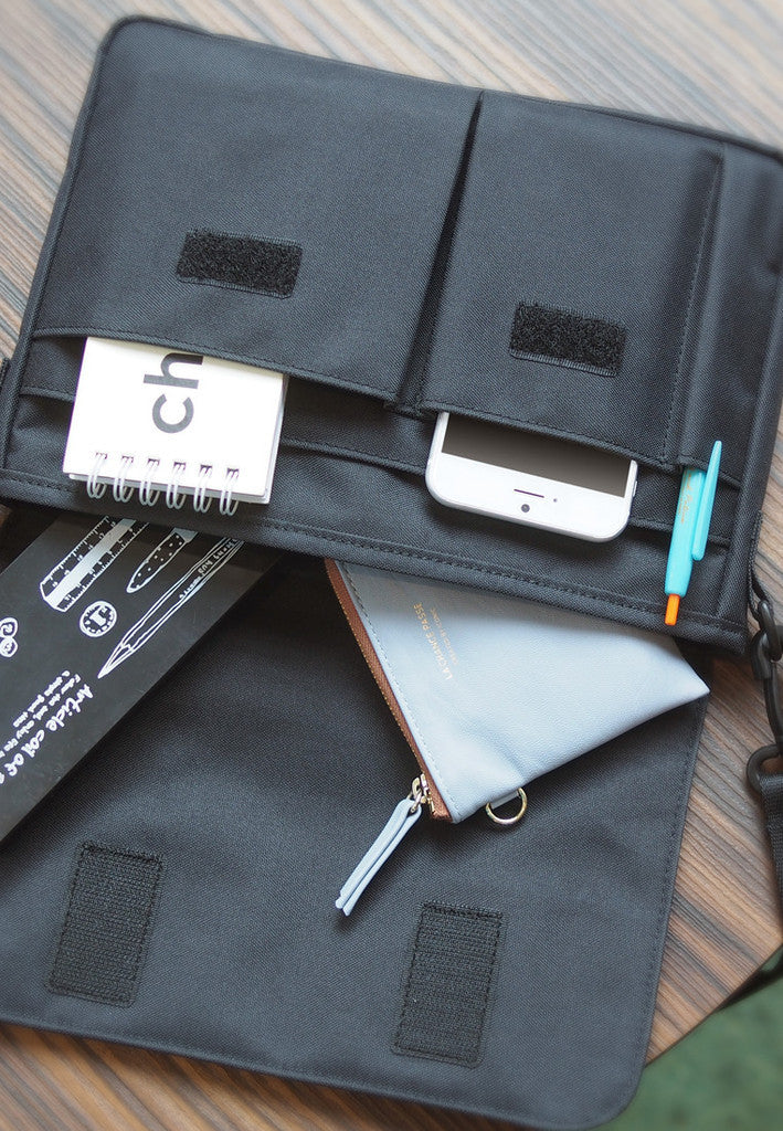 Monocozzi Lush Easy Clutch Tablet Case - Holds 8 Tablets Securely - Perfect for Travel, Work & School