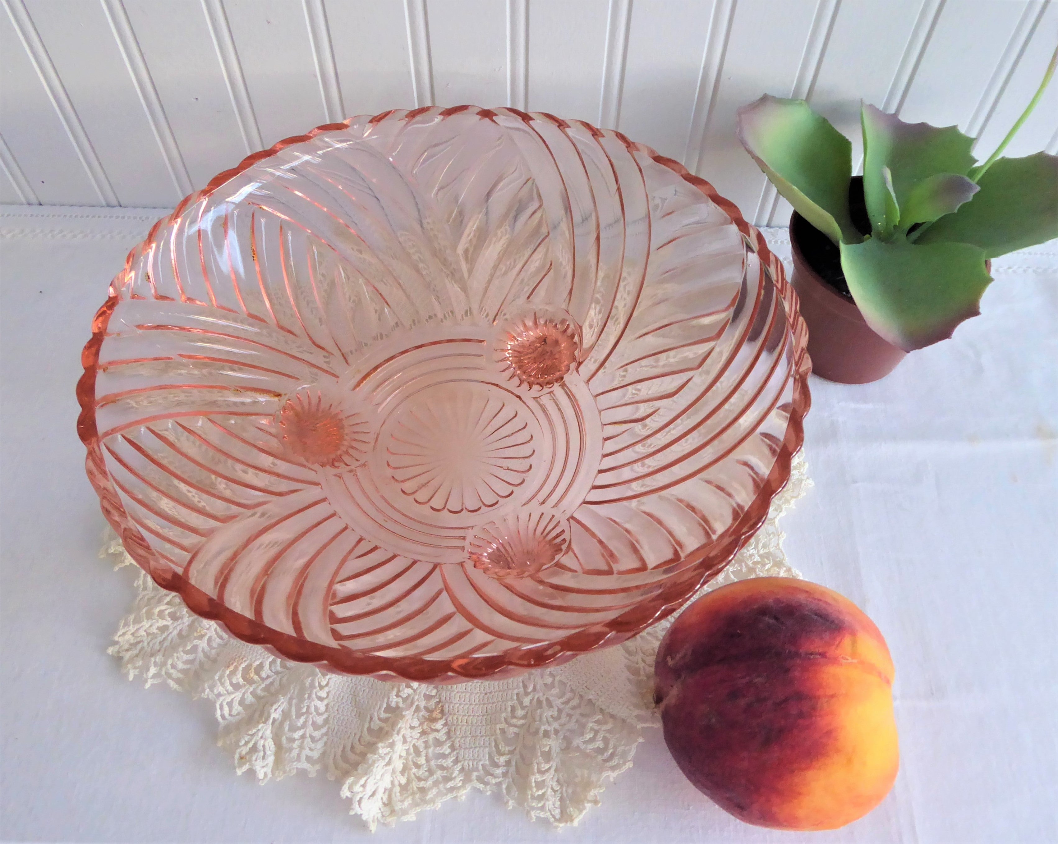 Vintage Pink Depression Glass Footed Bowl - Large Anchor Hocking Prismatic Swirl Design from 1940s | Perfect for Antique Collectors, Vintage Table Settings & Home Decor Displays