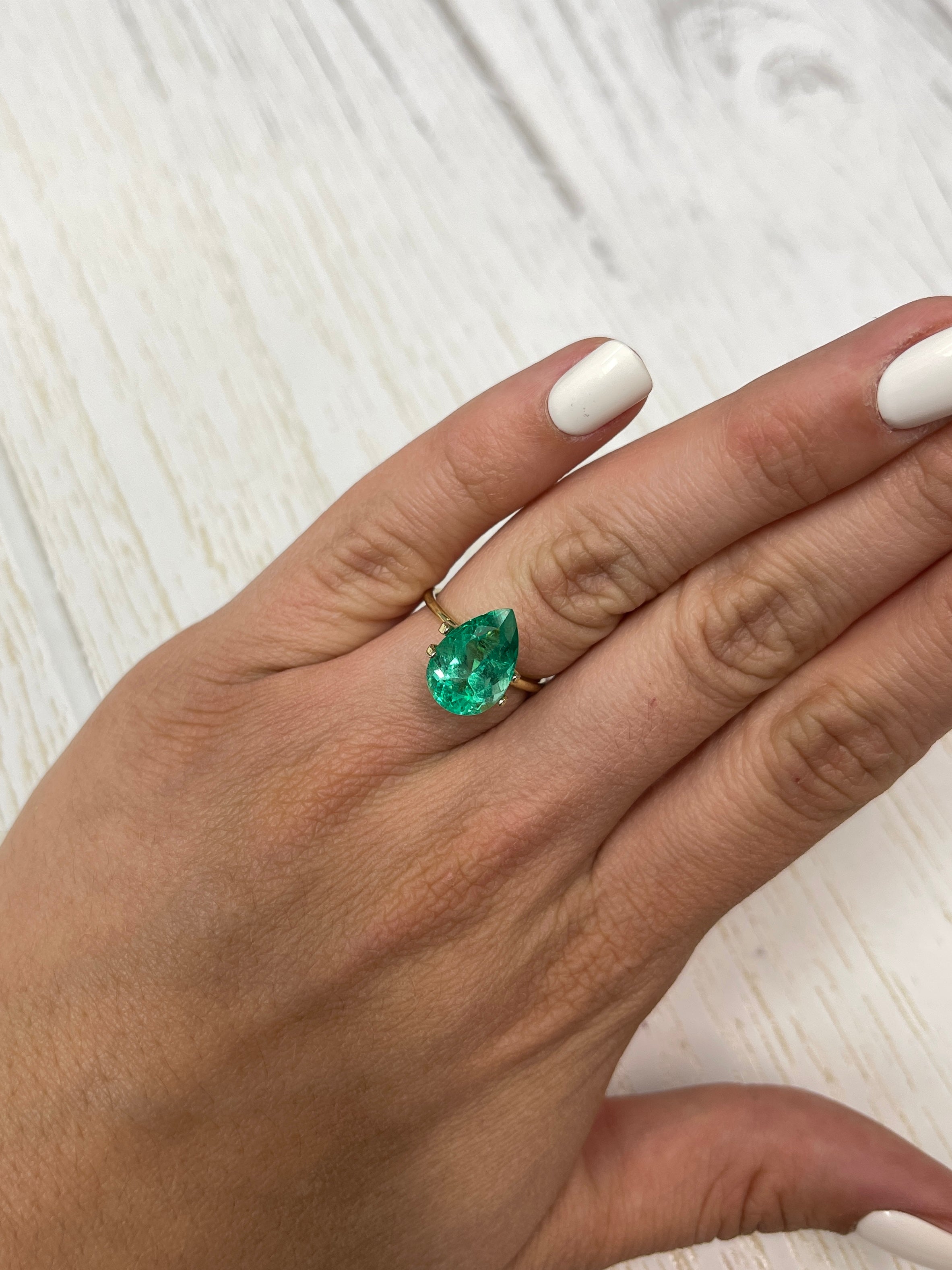 4.59 Carat Natural Colombian Emerald Pear Cut Loose Gemstone - 14x9mm for Jewelry Making, Engagement Rings & Luxury Gifts