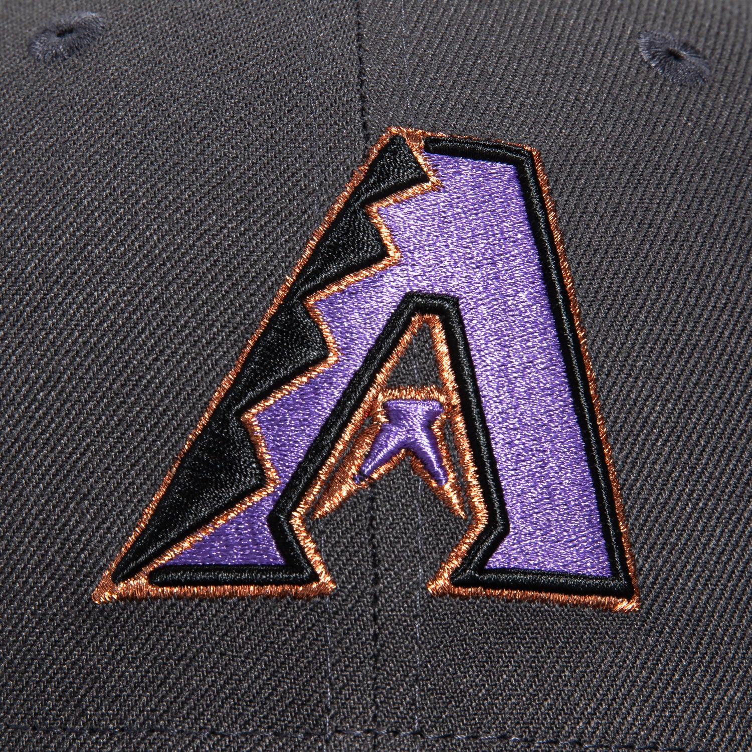 New Era 59Fifty Arizona Diamondbacks 2001 World Series Patch Snapback Hat - Graphite, Purple & Metallic Copper | MLB Baseball Cap for Fans & Collectors | Perfect for Games, Tailgating & Sports Memorabilia Display