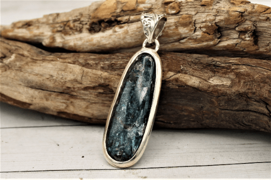 Natural Blue Kyanite Pendant Necklace - Healing Crystal Jewelry for Chakra Balancing & Energy Cleansing | Perfect for Meditation, Yoga & Spiritual Healing