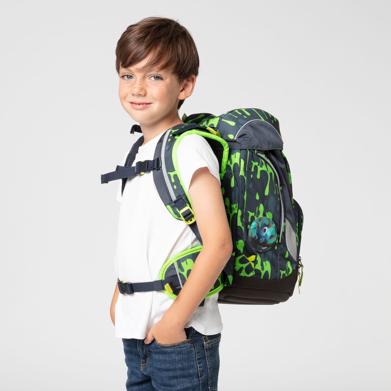 Ergobag School Backpack Set - 6 Piece Kids Backpack with Pencil Case & Accessories for Boys & Girls | Perfect for Elementary Students, Daycare & Travel