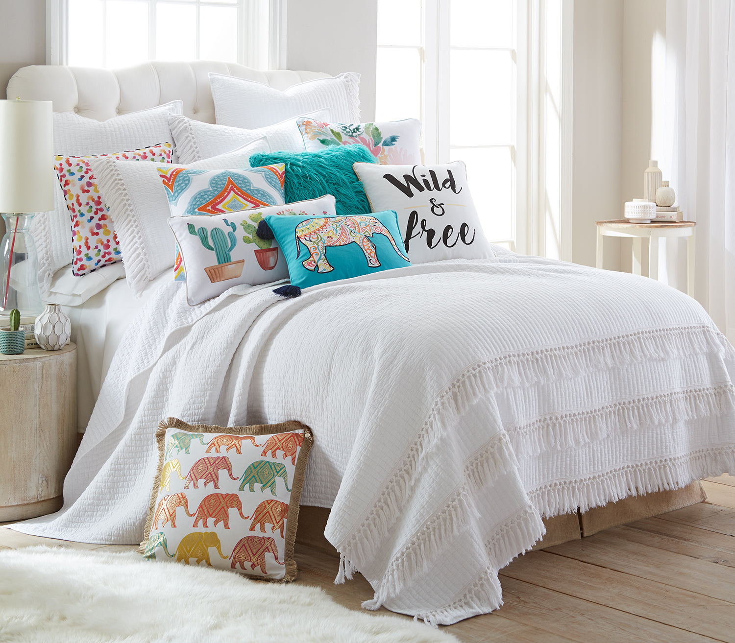 Casita White Quilt Set - Queen Size Bedding with 3 Pieces, Soft Microfiber Comforter Set for Cozy Bedroom Decor - Perfect for Guest Rooms, Master Bedrooms & Dorm Essentials