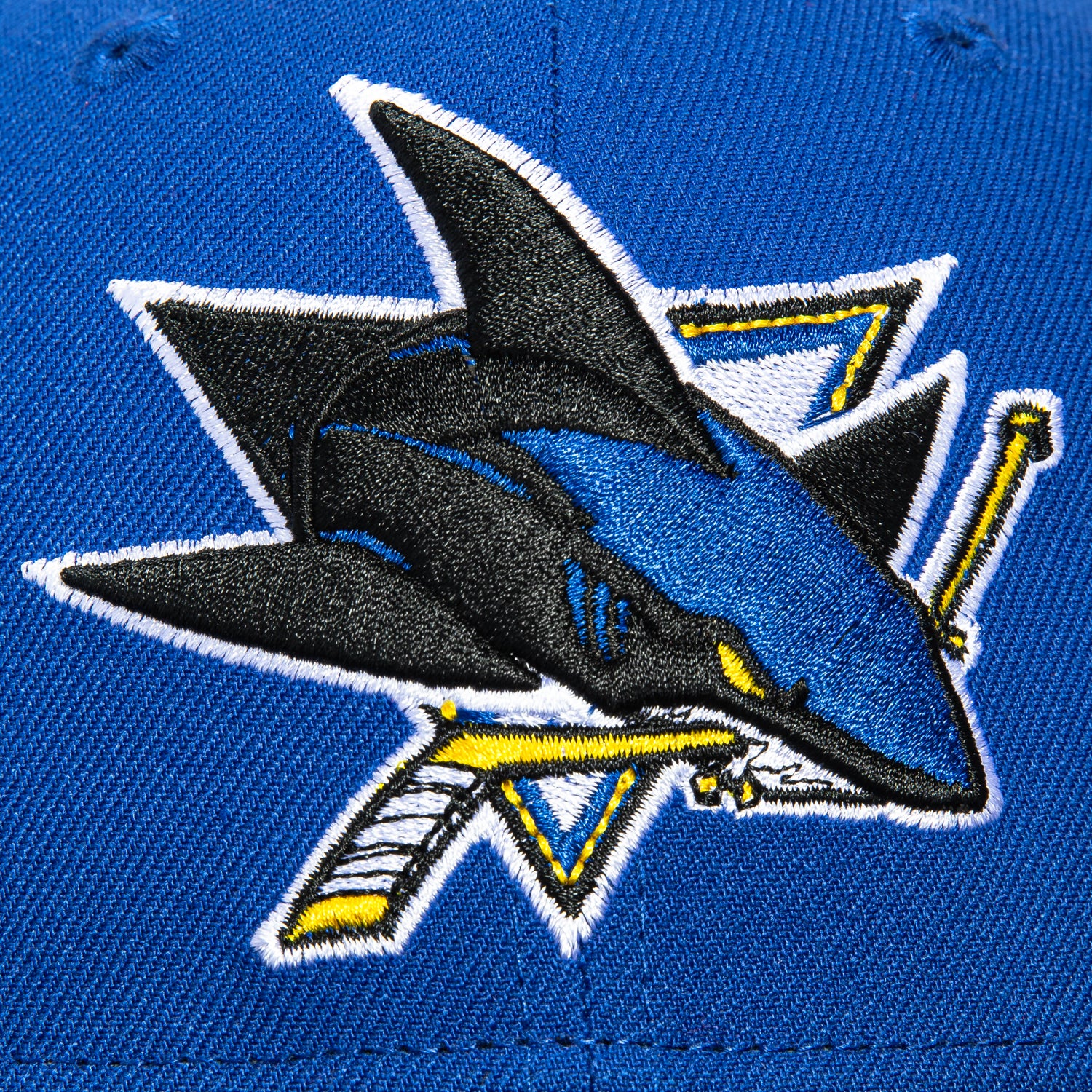 New Era 59Fifty NBA x NHL Crossover Snapback Hat - The Bay Pack Official Licensed Cap for Basketball & Hockey Fans - Perfect for Games, Sports Events & Streetwear Fashion