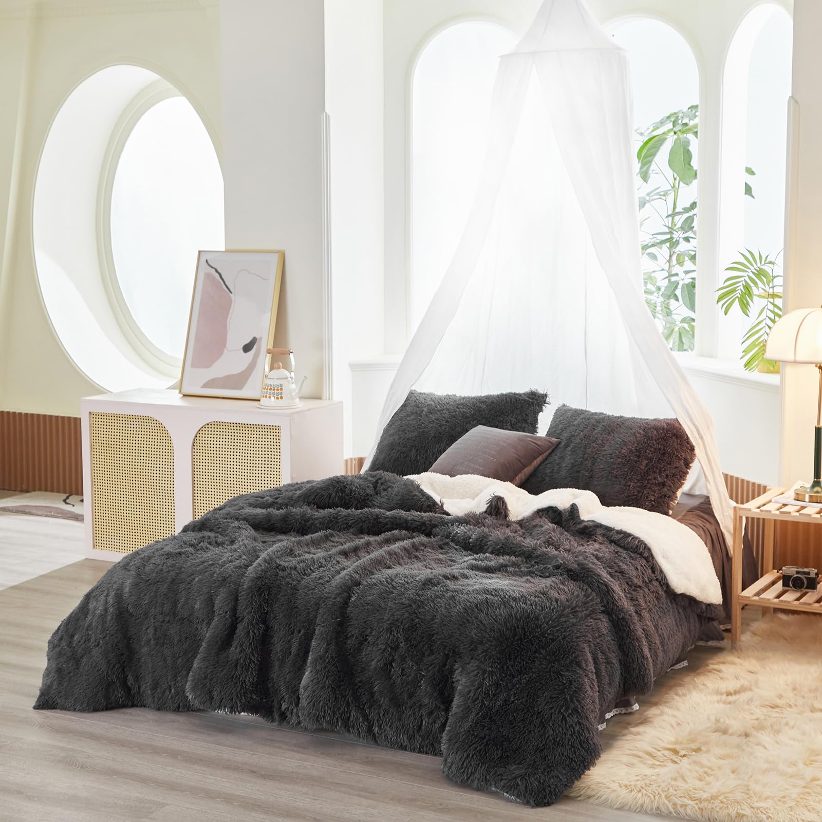 Luxury Faux Fur Shaggy Comforter Set King Size - Plush & Sherpa Reversible Winter Bedding in Black | Ultra Soft 3-Piece Fluffy Fuzzy Comforter with Pillowcases (1 Comforter + 2 Shams) | Perfect for Cozy Winter Nights, Bedroom Upgrade & Gift Giving