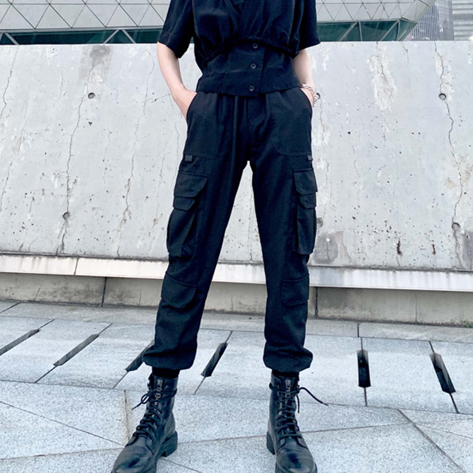 MEINVQIAOTI Women's Gothic Baggy Hip Hop Cargo Sweatpants - High Waist Multi-Pocket Black Joggers for Streetwear & Casual Outfits