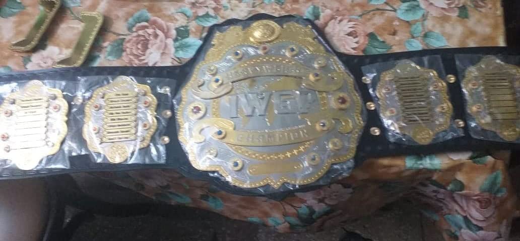 Heavyweight Champion 3-Layer 4mm Zinc Plates Replica Wrestling Belt - Adult Size for Cosplay, Collecting & Sports Events