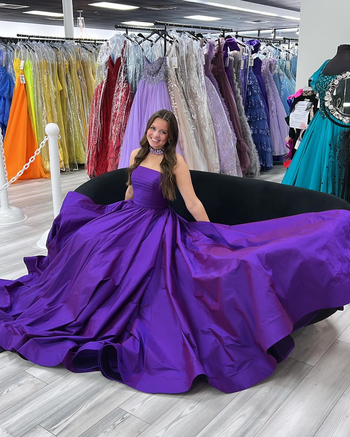 Elegant Strapless Satin Purple Prom Dress - A-Line Sleeveless Formal Gown for Homecoming, Ball & Evening Parties