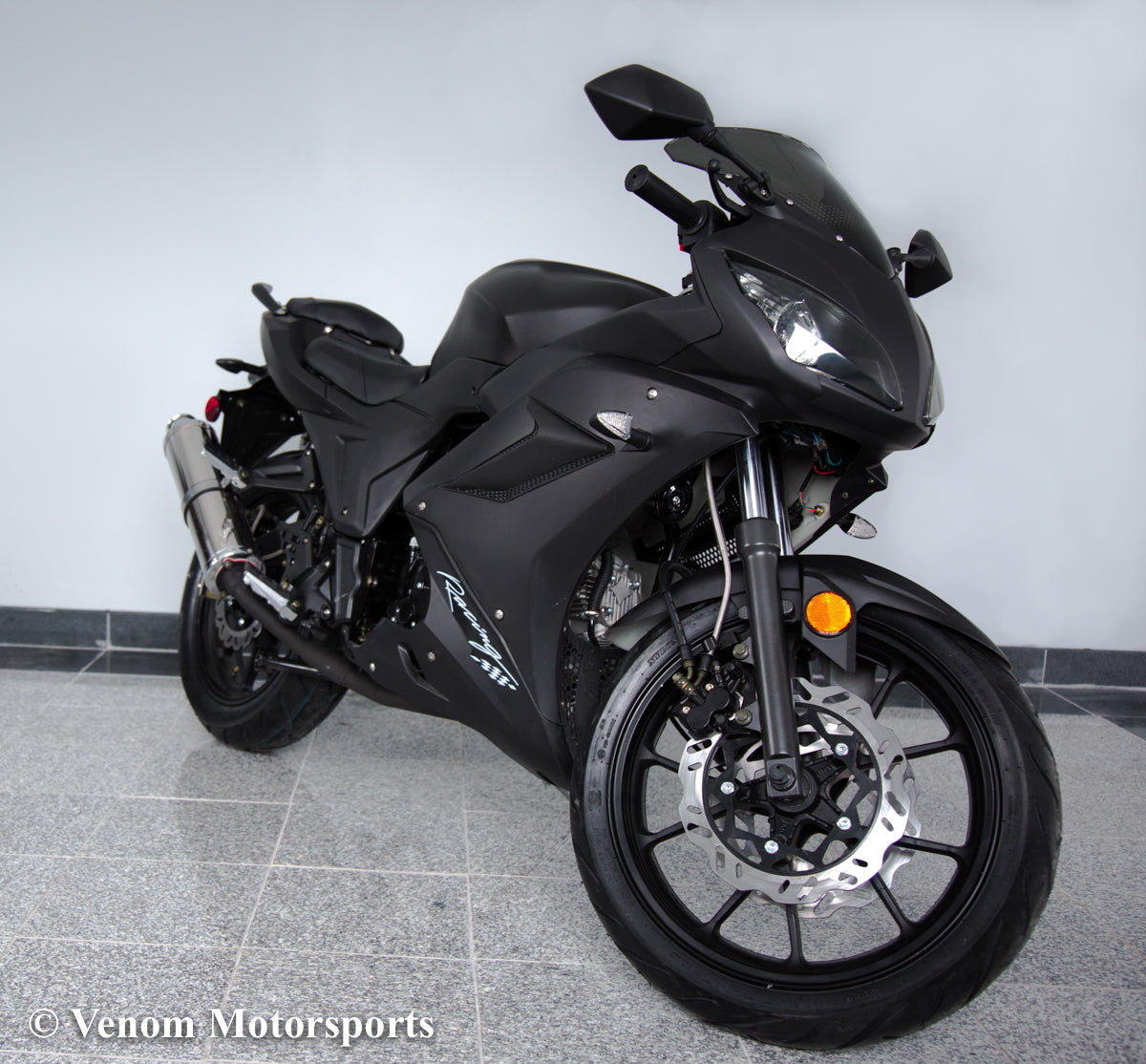 Venom X22 125cc Ninja Style Motorcycle - 4 Speed Manual Transmission for Street Riding & Commuting