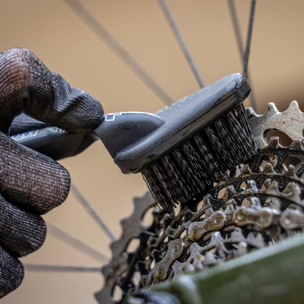 Muc-Off 220 3-Piece Premium Bike Cleaning Brush Kit - Durable Nylon Bristles & Ergonomic Rubber Handles for Gentle Cleaning | Perfect for Road Bikes, Mountain Bikes & Motorcycles