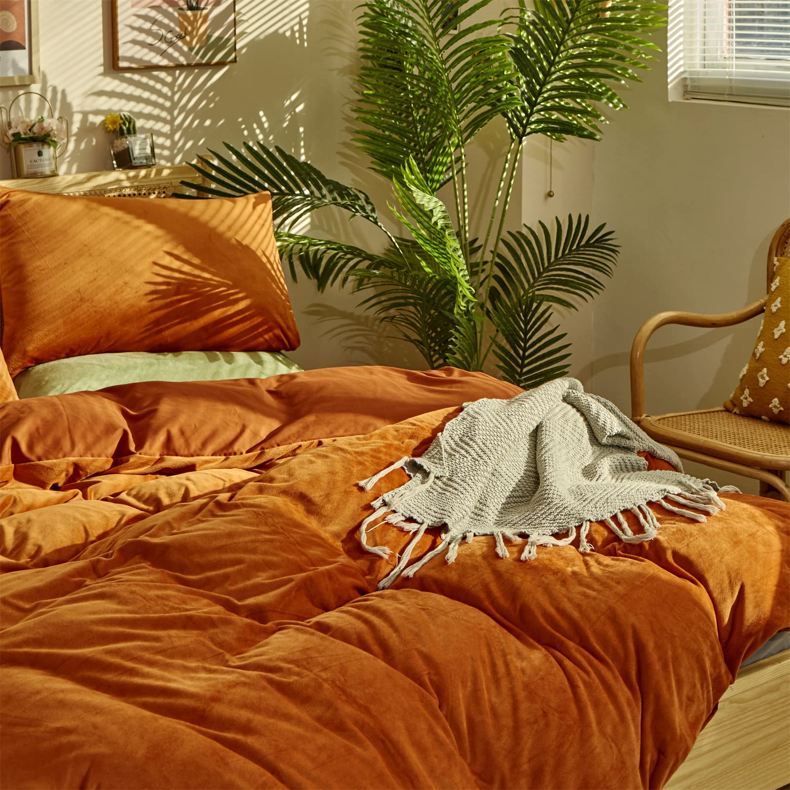 Luxlovery Queen Size Burnt Orange Sherpa Comforter Set - Ultra Soft Fluffy Plush Velvet Bedding, Warm Winter Flannel Blanket, Thick Micromink Sherpa Rust Orange Bedspread for Cozy Bedroom Decor | Perfect for Cold Weather & Master Bedroom Upgrade