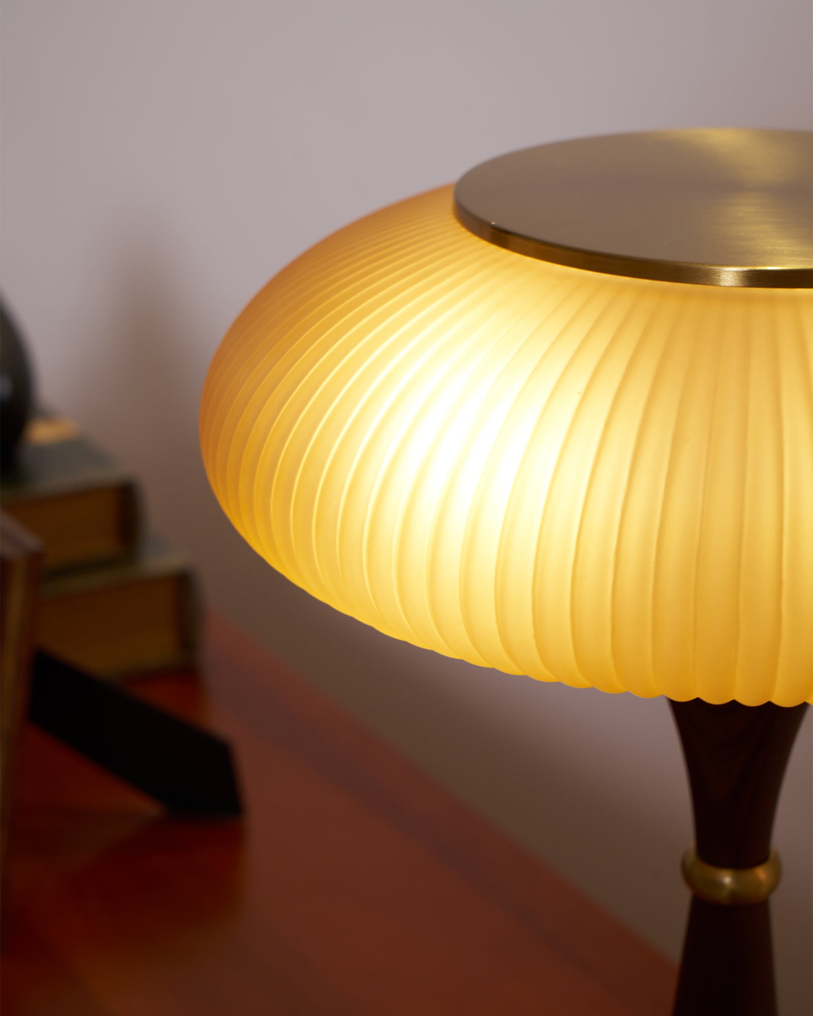 Premium Matsutake Mushroom Table Lamp - Modern LED Night Light for Bedroom, Living Room, and Office Decor - Warm White Ambient Lighting for Relaxation and Reading