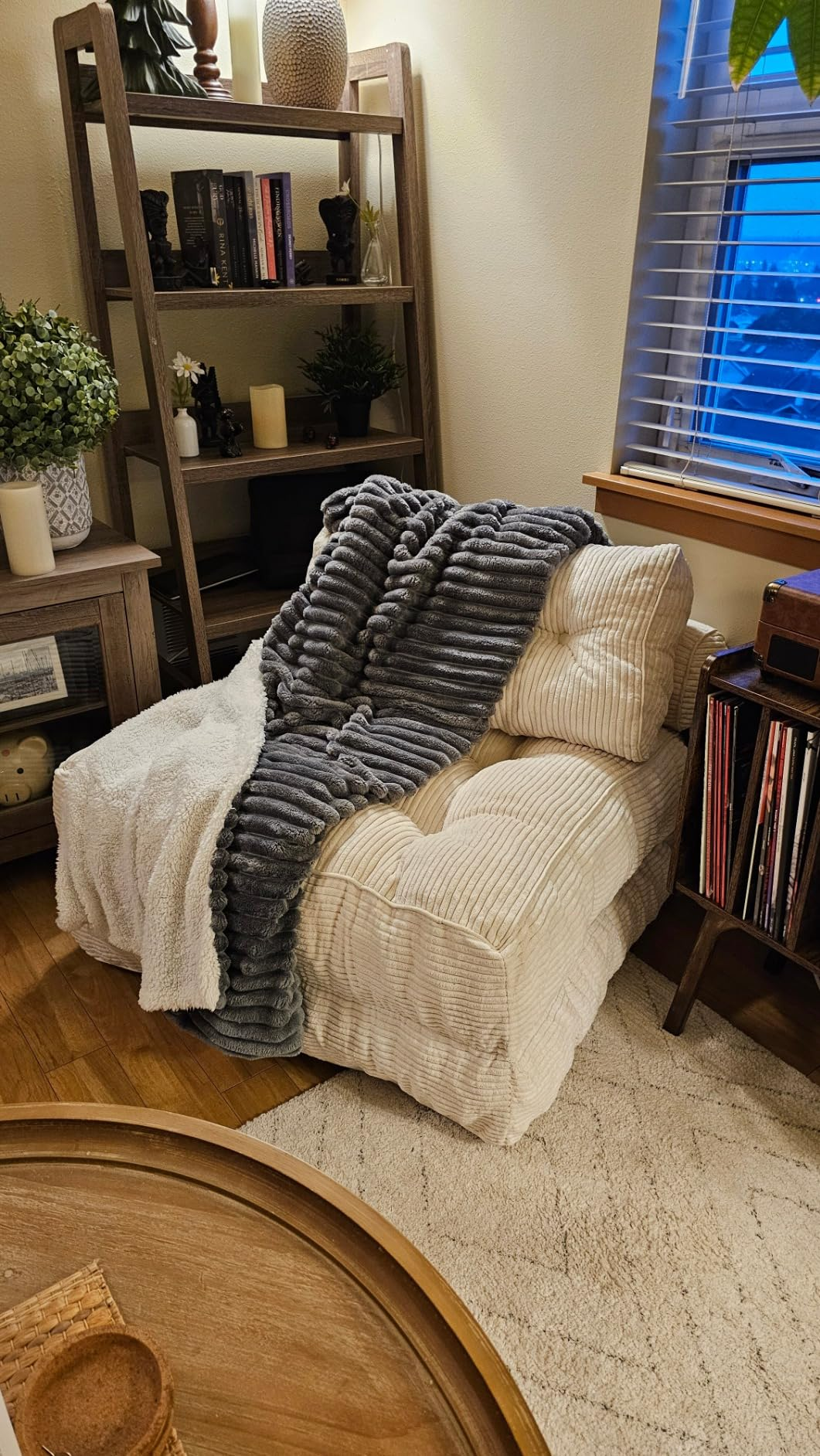 MAXYOYO Corduroy Convertible Sofa Bed - Sleeper Chair with Pillow in Beige | Space-Saving Furniture for Small Apartments, Guest Rooms & Home Offices
