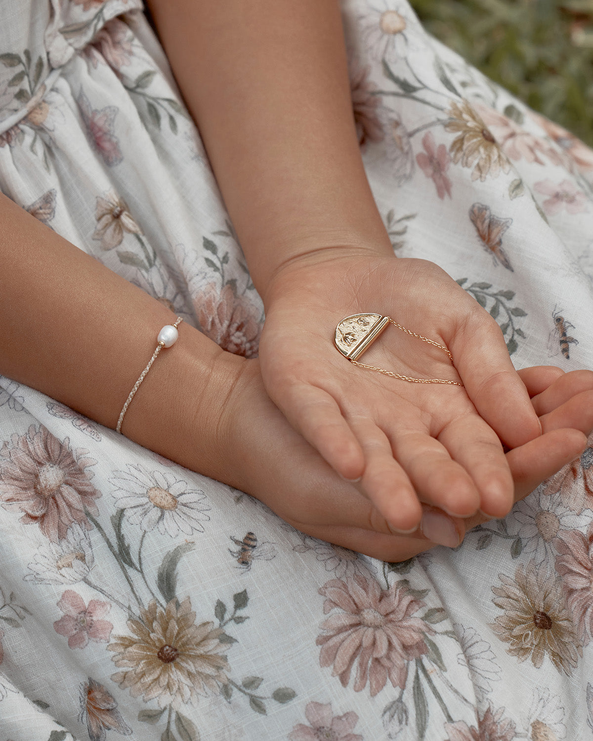 18K Gold Vermeil Eternal Peace Bracelet - Elegant & Durable Jewelry for Women - Perfect for Gifts, Meditation & Everyday Wear