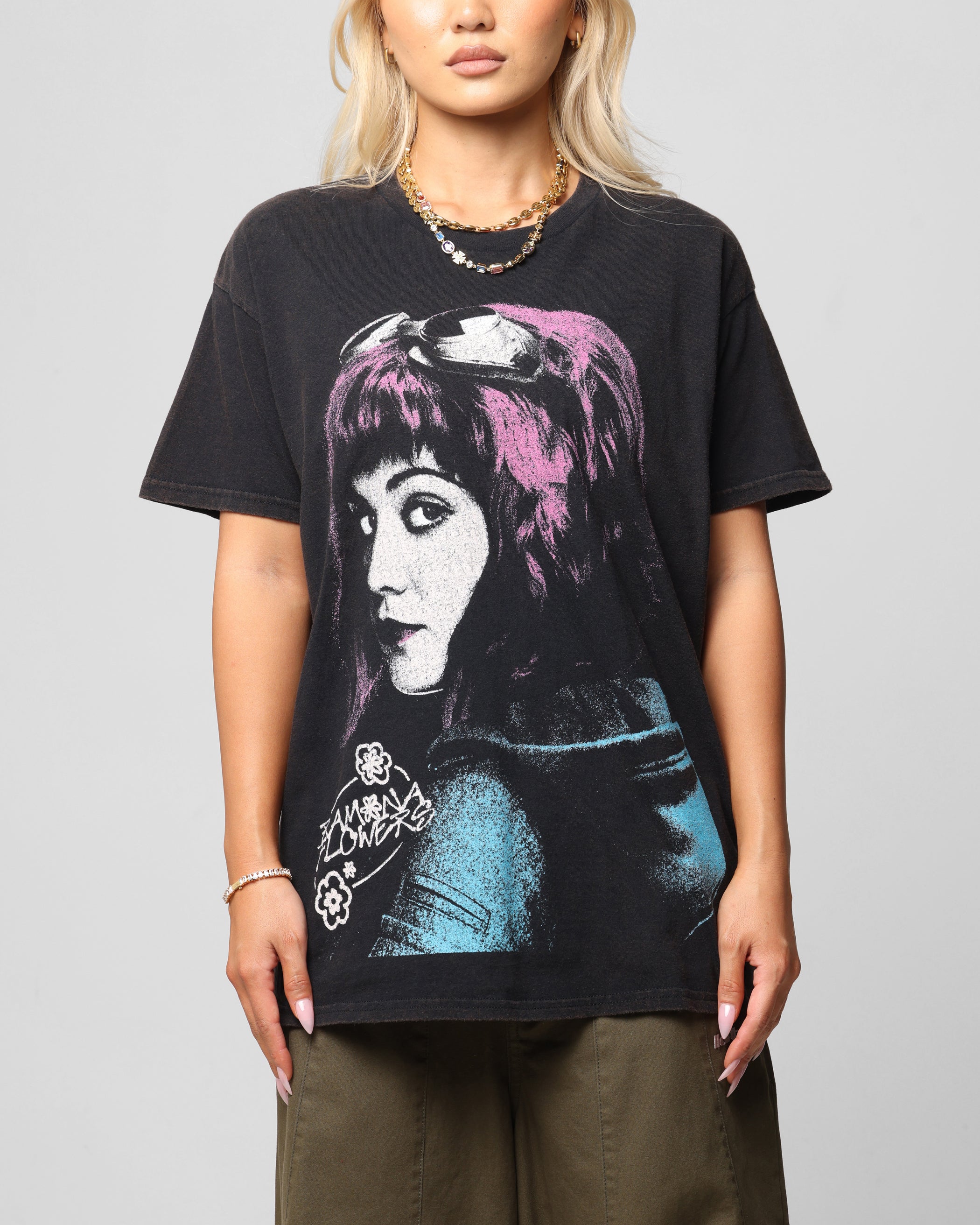 Vintage American Thrift Scott Pilgrim Ramona Flowers Graphic T-Shirt - Black Washed Cotton Tee for Casual Wear, Cosplay & Pop Culture Fans