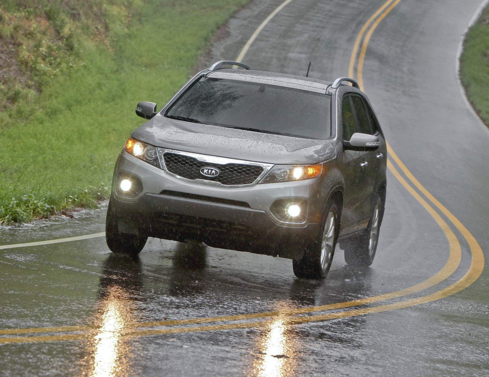 Halo LED Fog Lights for 2010-2012 Kia Sorento - Waterproof DRL Daytime Running Lights with Bright White Beams - Perfect for Night Driving & Off-Road Adventures