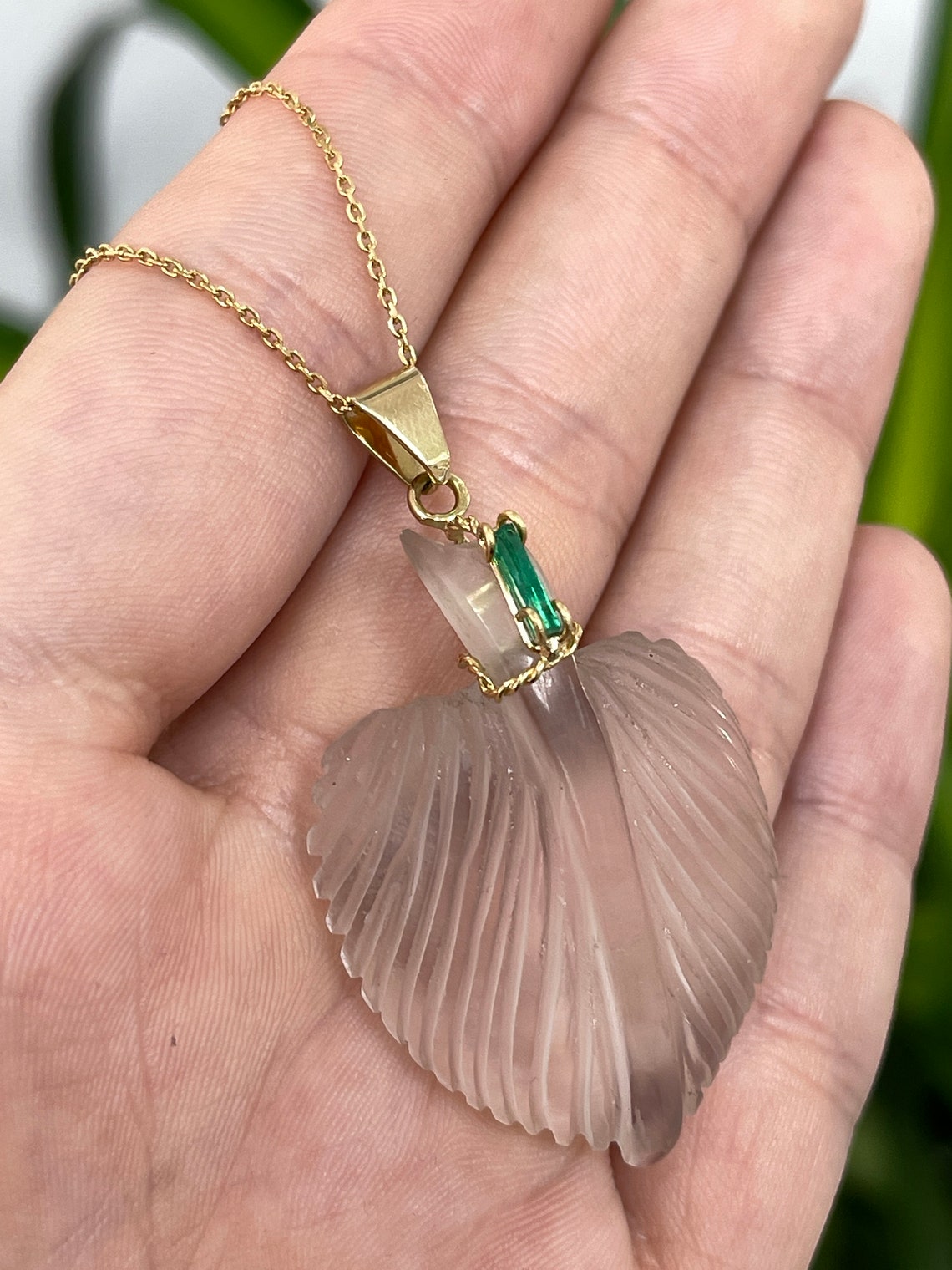 Exquisite 18K Gold Pendant with Hand-Carved Natural Quartz Leaf & Genuine Colombian Emerald Accent - Perfect for Elegant Evening Wear, Special Occasions & Luxury Jewelry Collections
