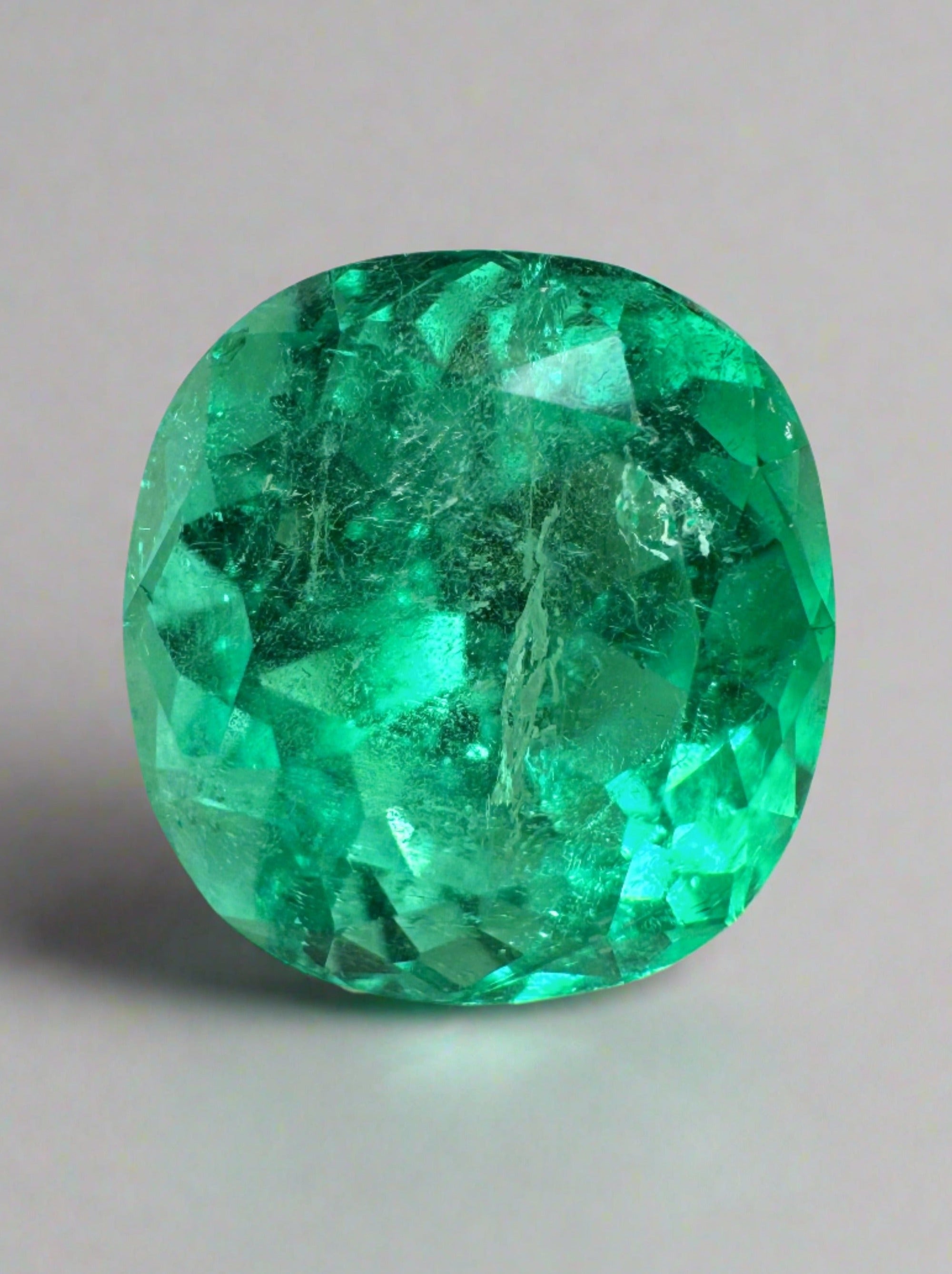 4.94 Carat Natural Colombian Emerald - Cushion Cut Loose Gemstone (10.8x10.3mm) Fine Green for Jewelry Making & Engagement Rings