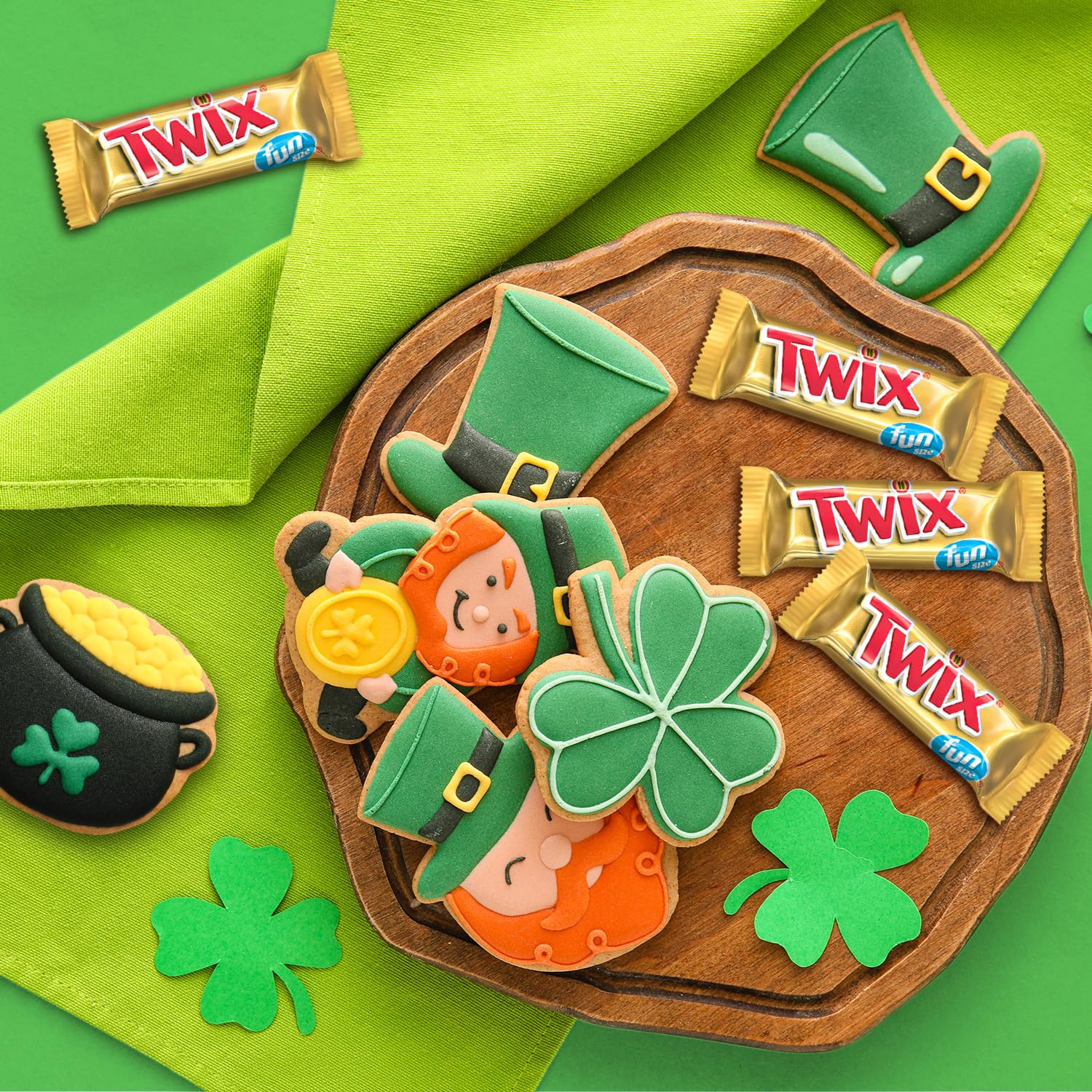 TWIX Fun Size Milk Chocolate Caramel Candy Bars - 18.28 Oz Bulk Bag (50 Pieces) | St Patrick's Day Treats, Party Favors, Halloween Candy, Office Snacks & Gift Ideas